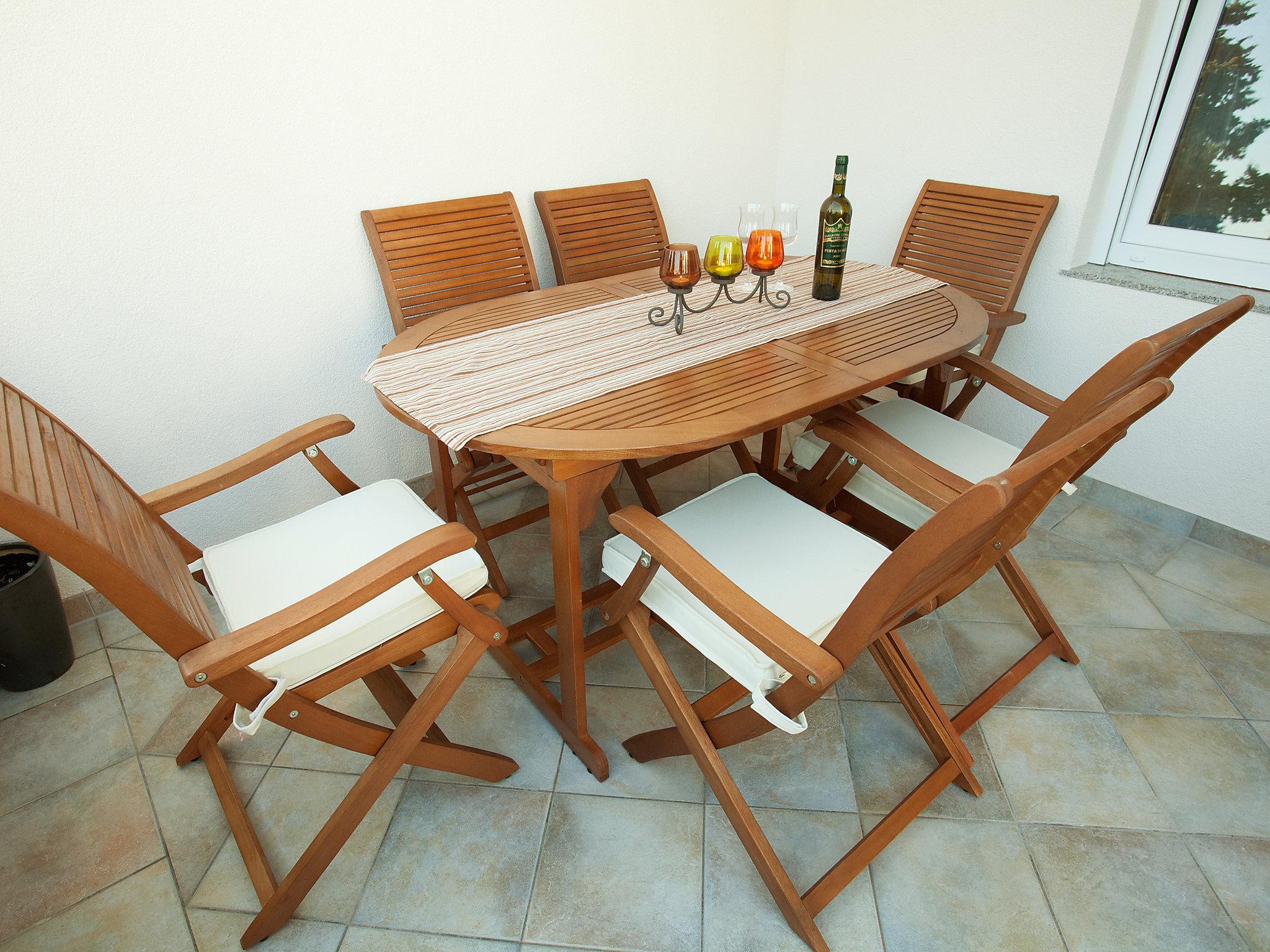 Photo 8 - 2 bedroom Apartment in Zadar with garden and terrace