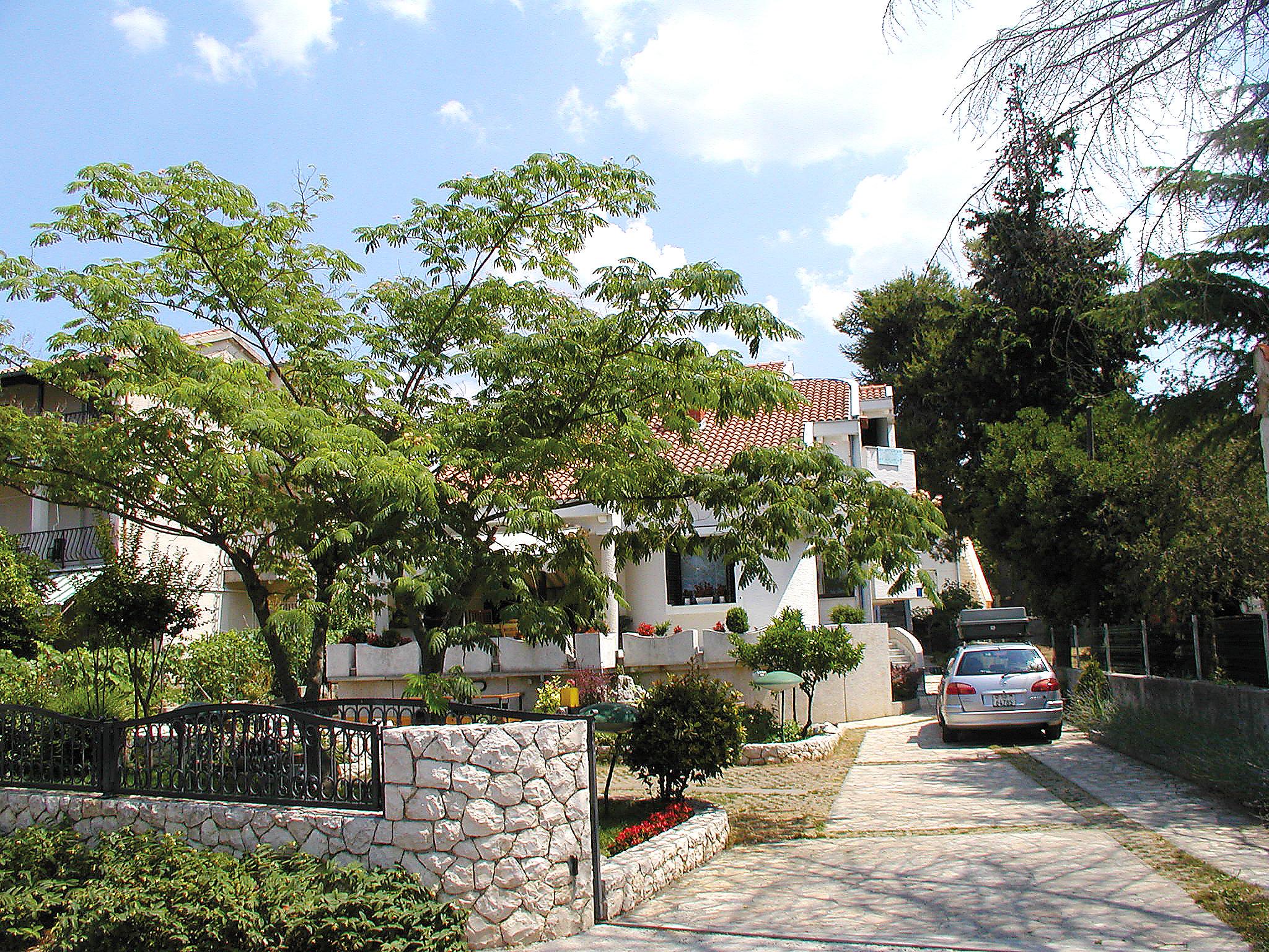 Foto 12 - Apartamento de 2 quartos em Zadar com jardim e vistas do mar
