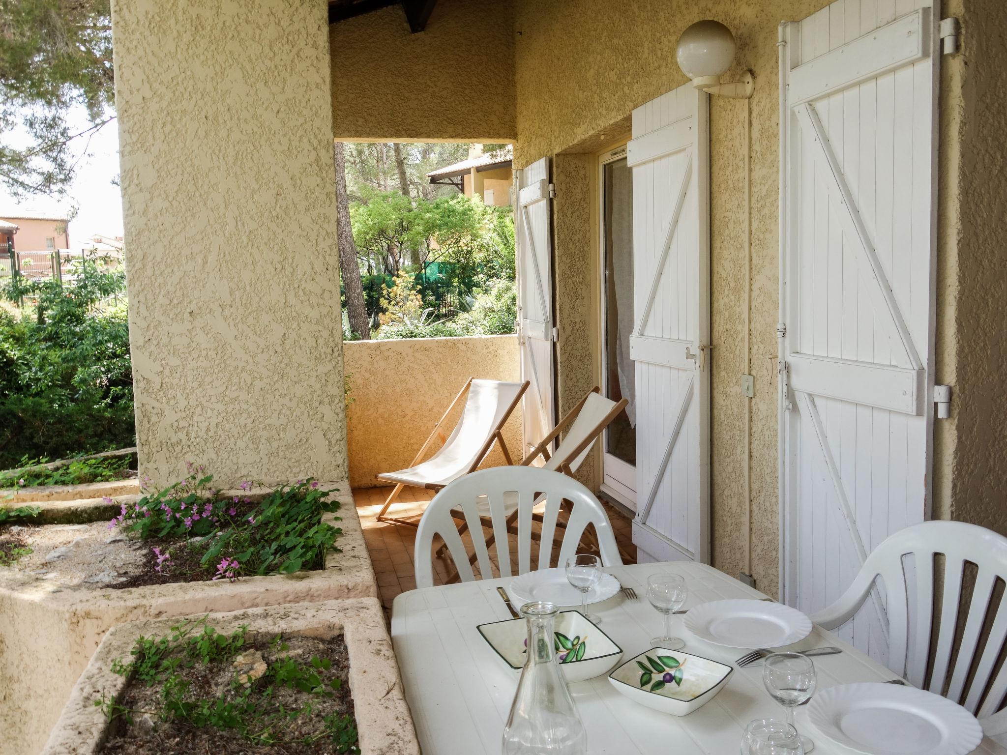 Photo 3 - Appartement de 1 chambre à Bandol avec terrasse et vues à la mer