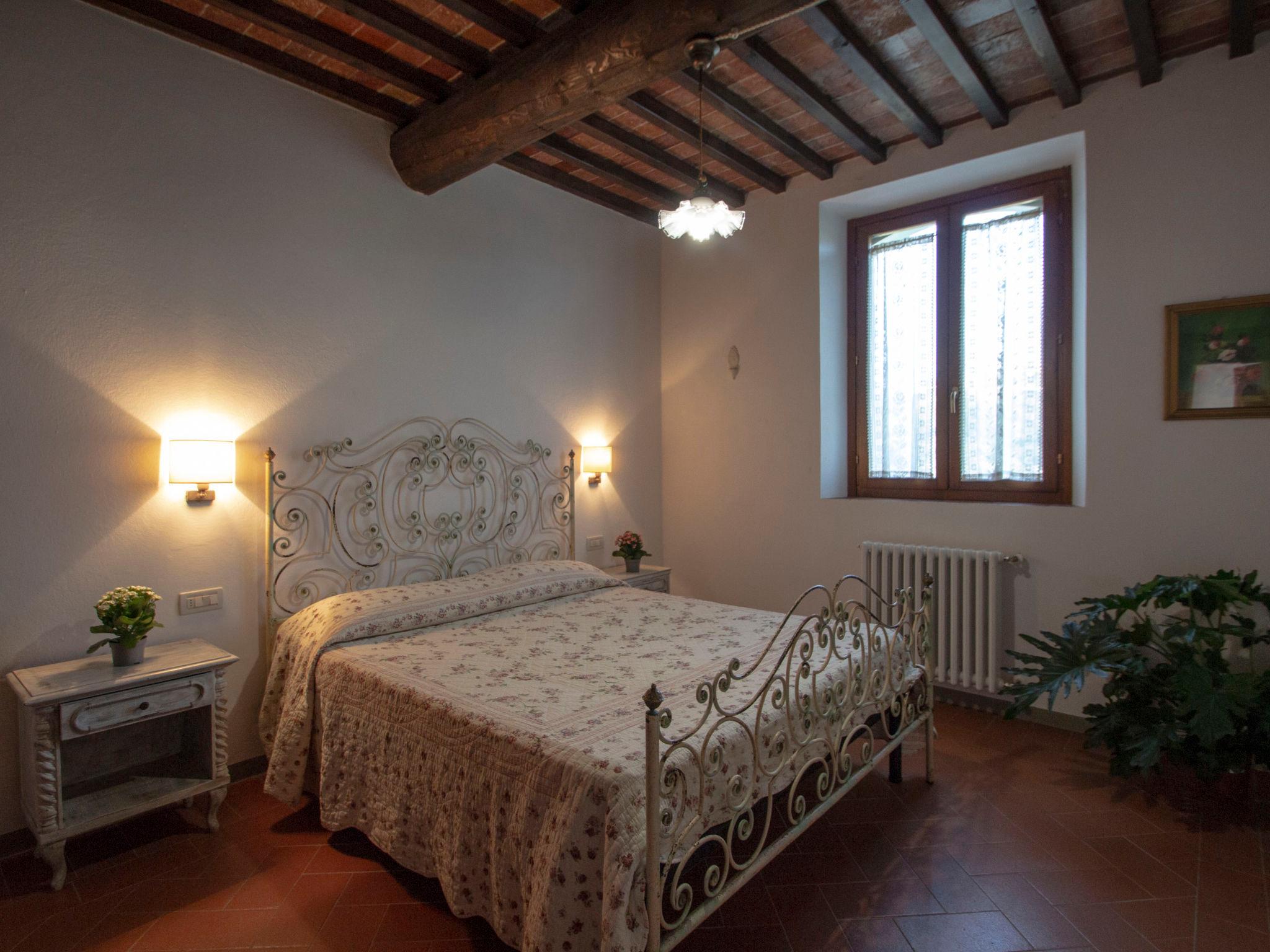 Foto 5 - Apartamento de 3 habitaciones en Serravalle Pistoiese con piscina y jardín