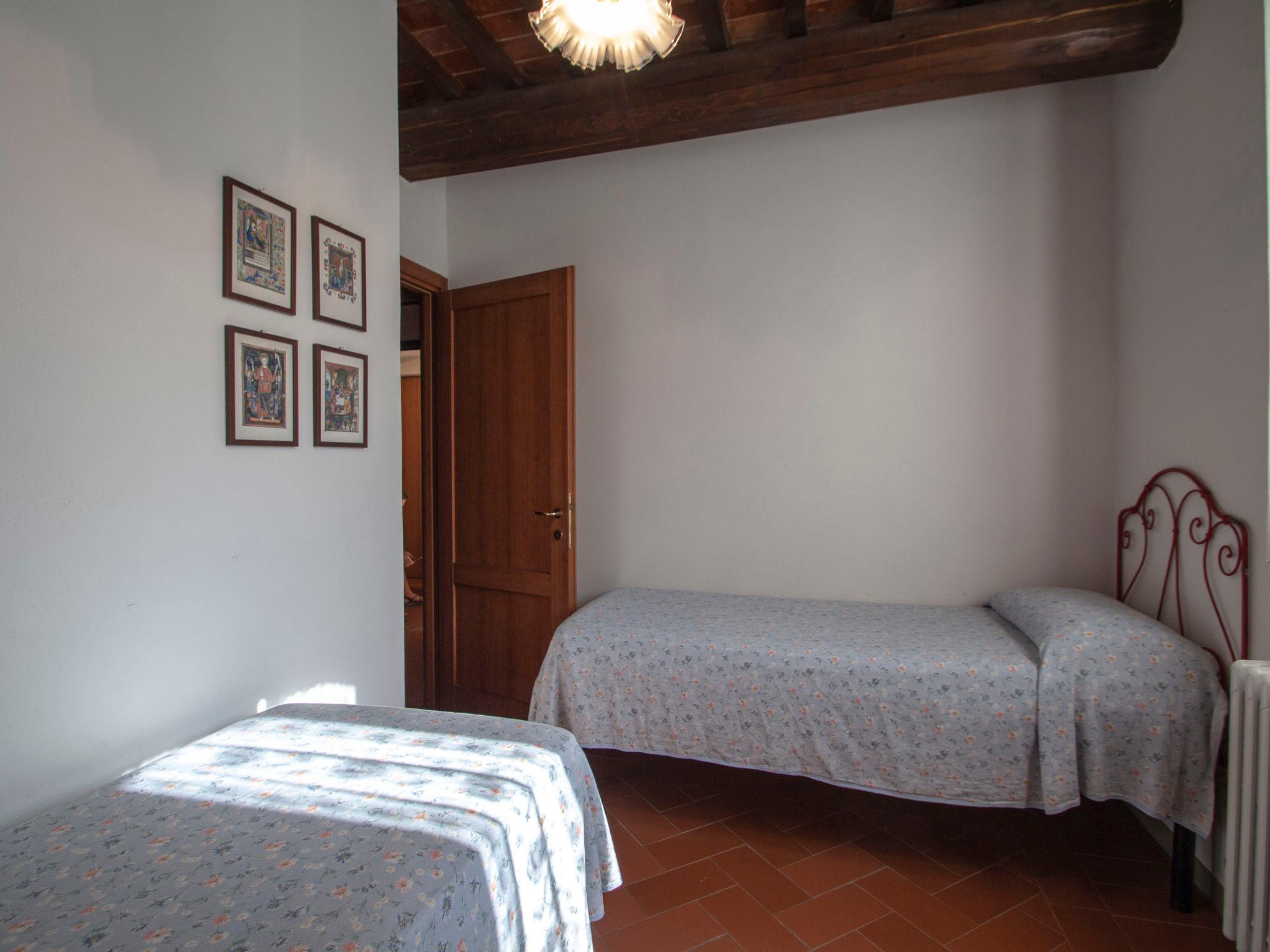 Photo 13 - 3 bedroom Apartment in Serravalle Pistoiese with swimming pool and garden