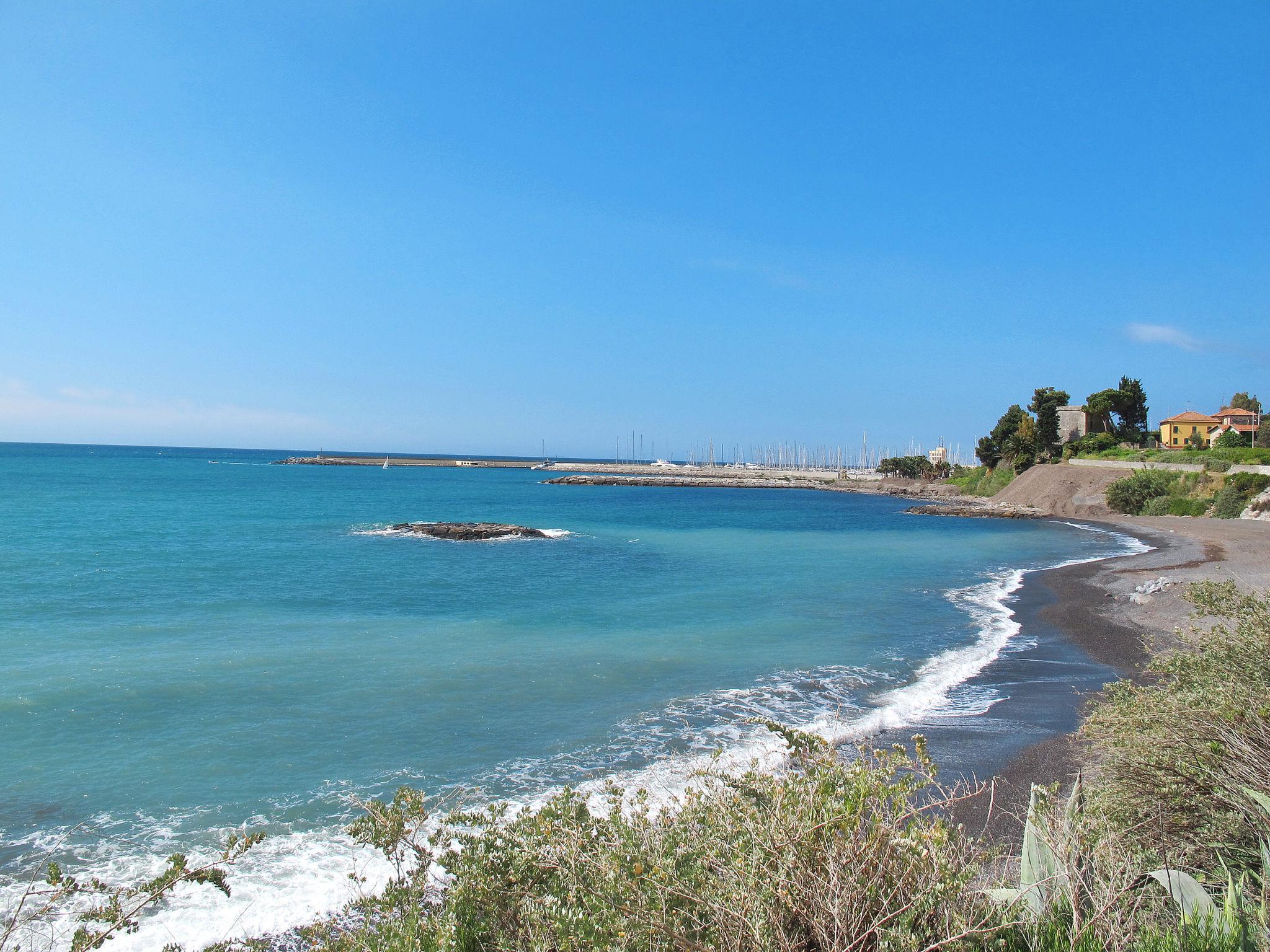 Foto 25 - Appartamento con 1 camera da letto a Santo Stefano al Mare con terrazza e vista mare