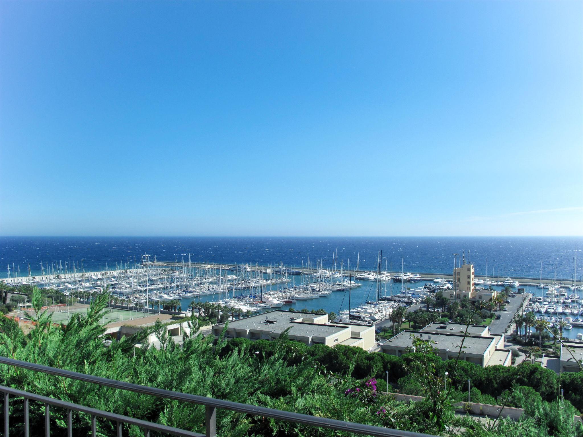 Foto 7 - Appartamento con 2 camere da letto a Santo Stefano al Mare con piscina privata e vista mare