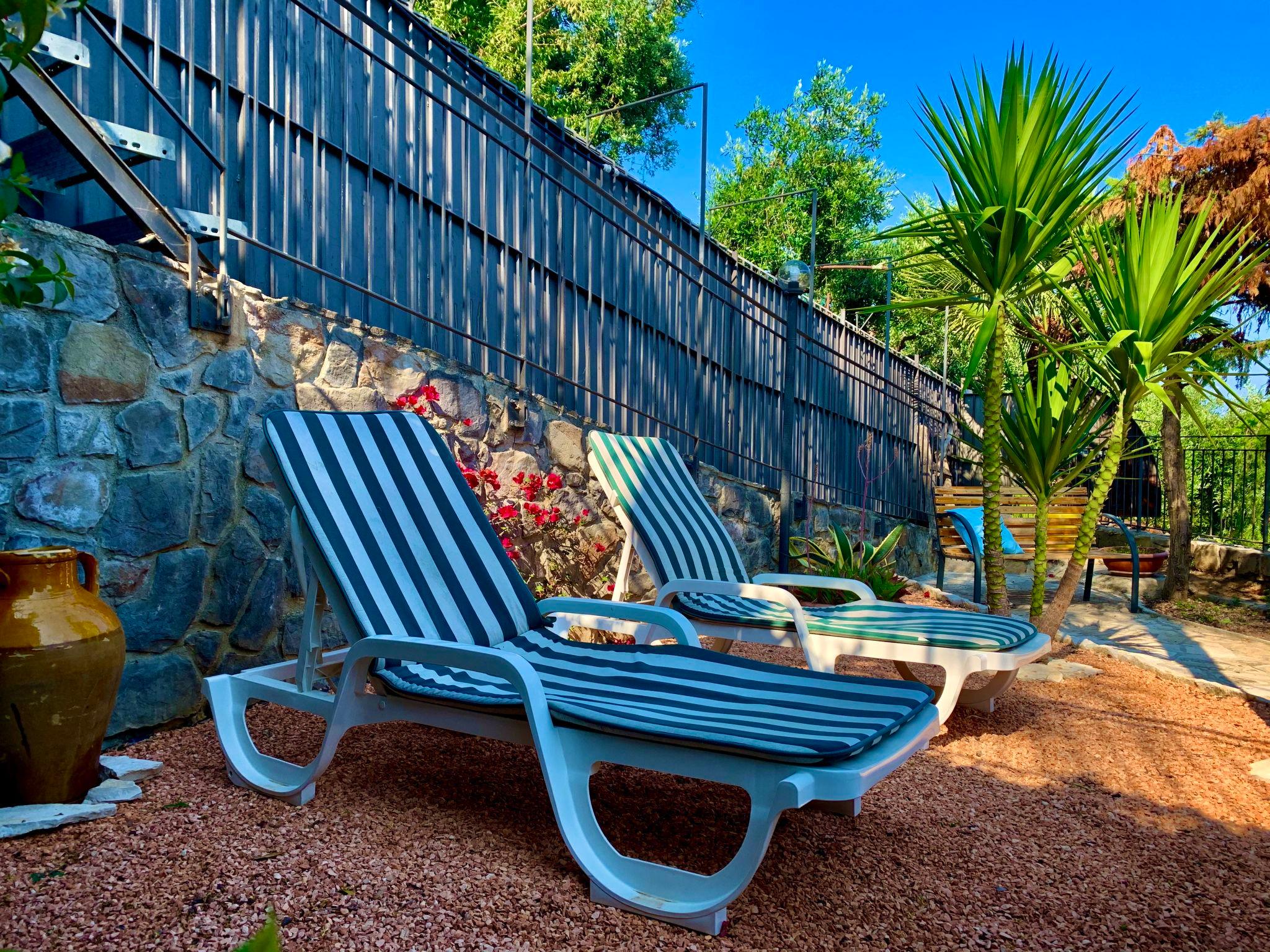 Photo 8 - Appartement de 2 chambres à Santo Stefano al Mare avec piscine privée et vues à la mer