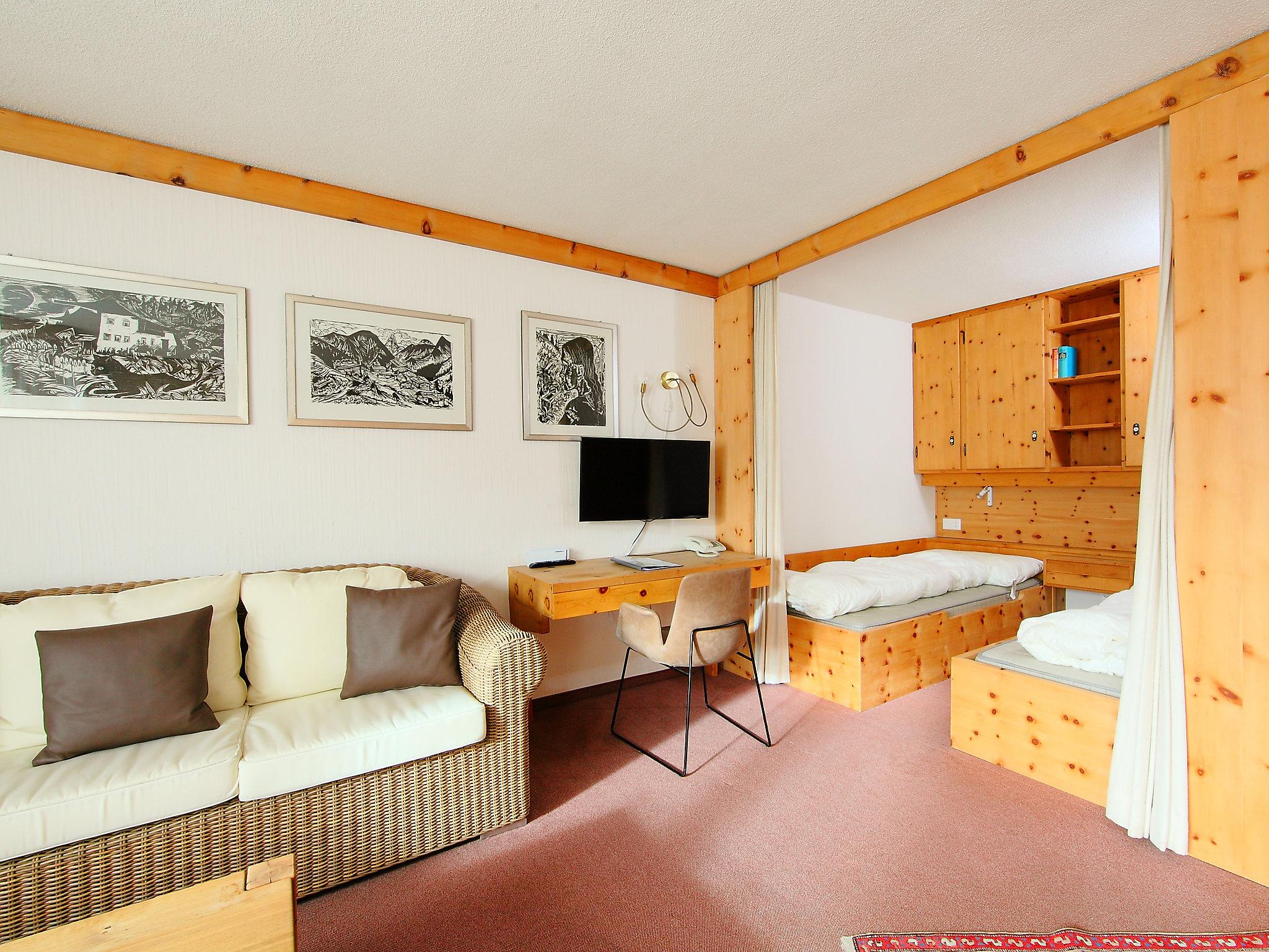 Foto 6 - Apartamento de 1 quarto em Davos com piscina e vista para a montanha