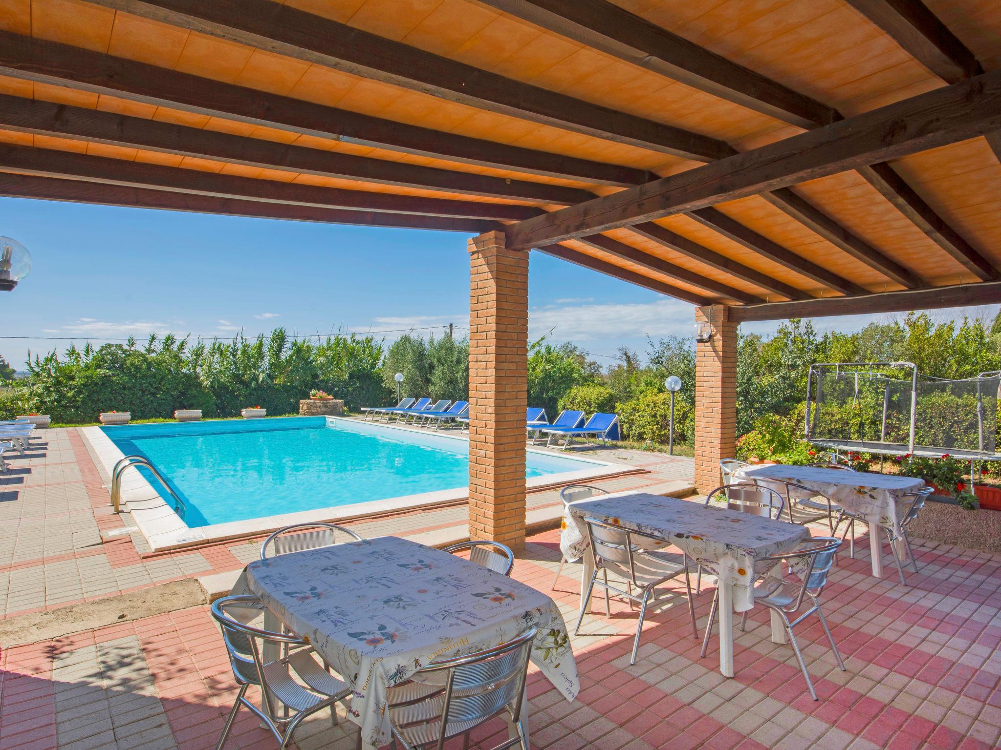 Photo 11 - Maison de 1 chambre à Bibbona avec piscine et jardin