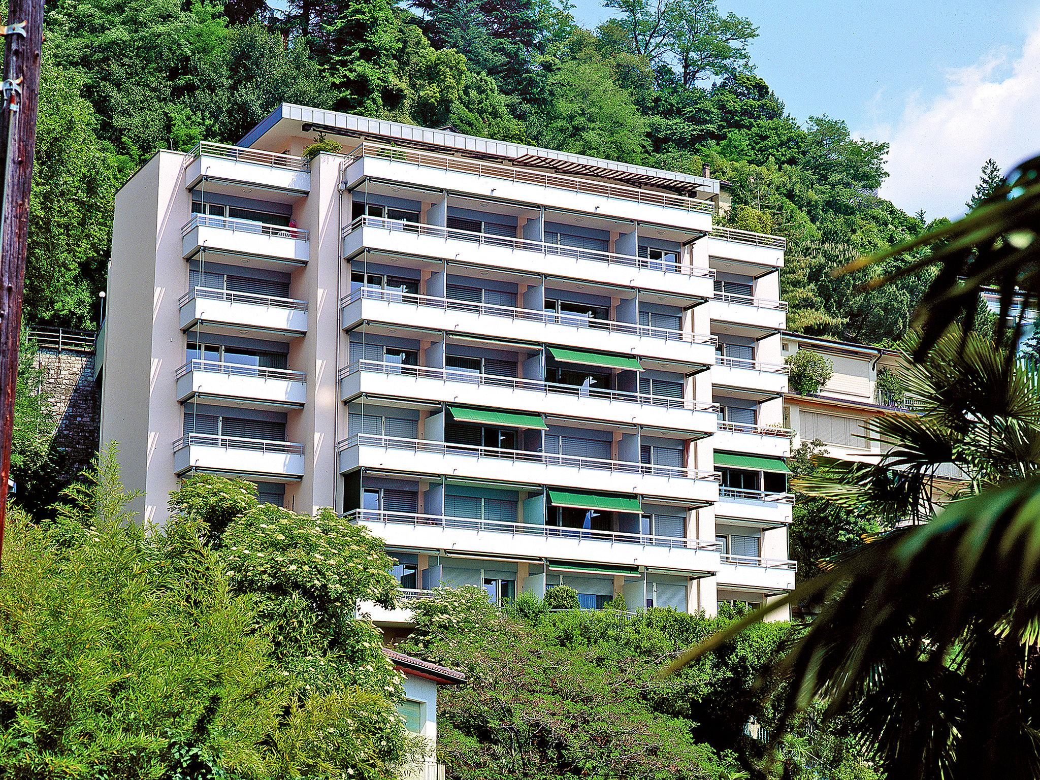 Foto 1 - Apartamento en Lugano con jardín y vistas a la montaña