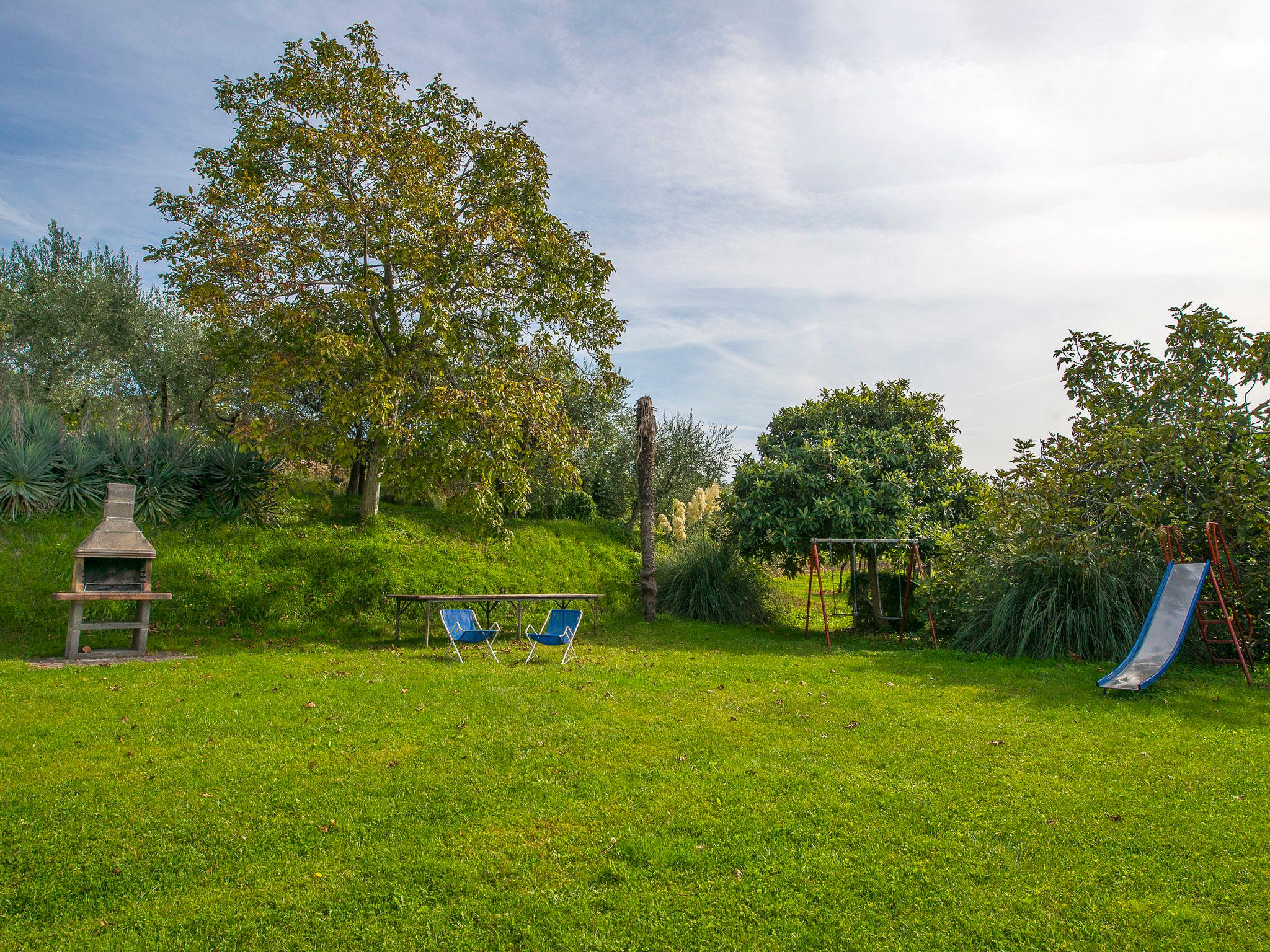 Foto 15 - Appartamento con 1 camera da letto a Bardolino con piscina e giardino