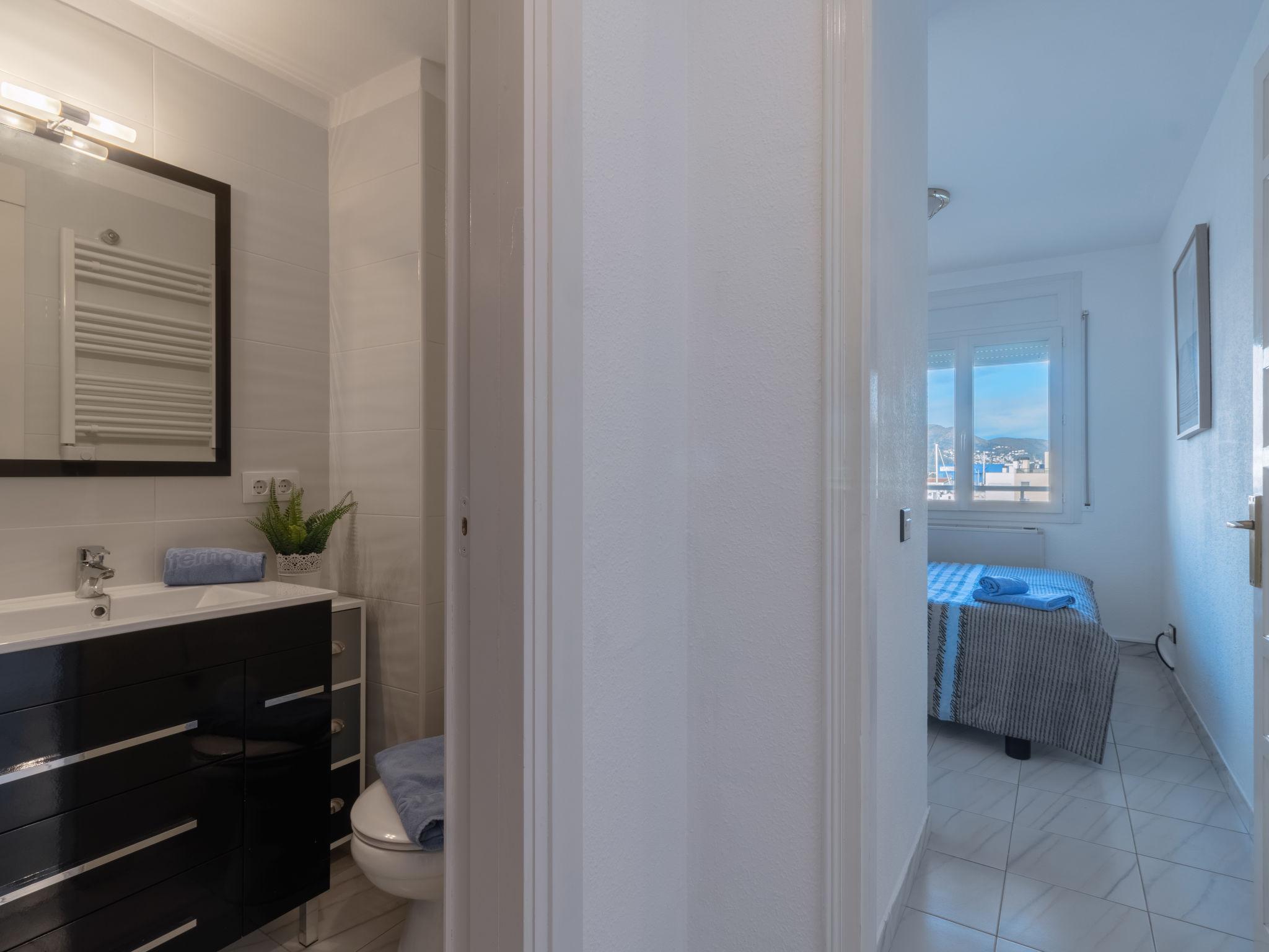 Foto 12 - Apartamento de 1 habitación en Castelló d'Empúries con vistas al mar