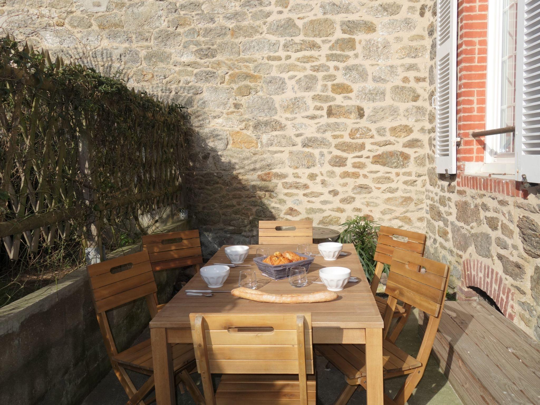 Foto 17 - Apartamento de 2 quartos em Dinard com terraço e vistas do mar