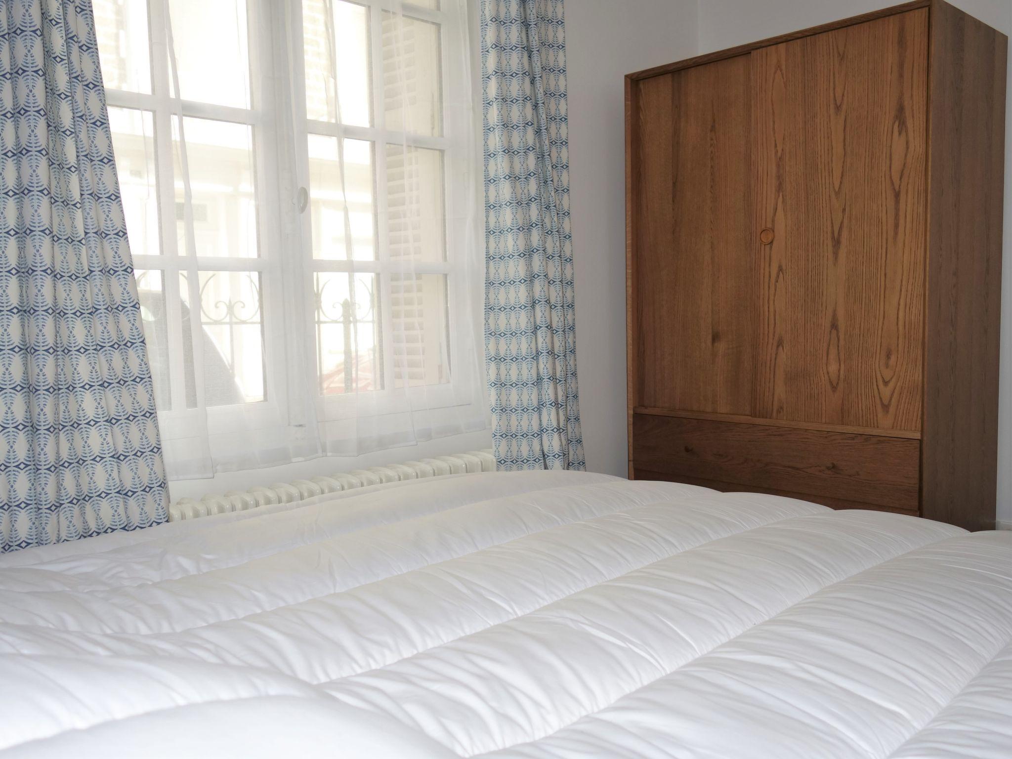 Foto 9 - Appartamento con 2 camere da letto a Dinard con terrazza e vista mare