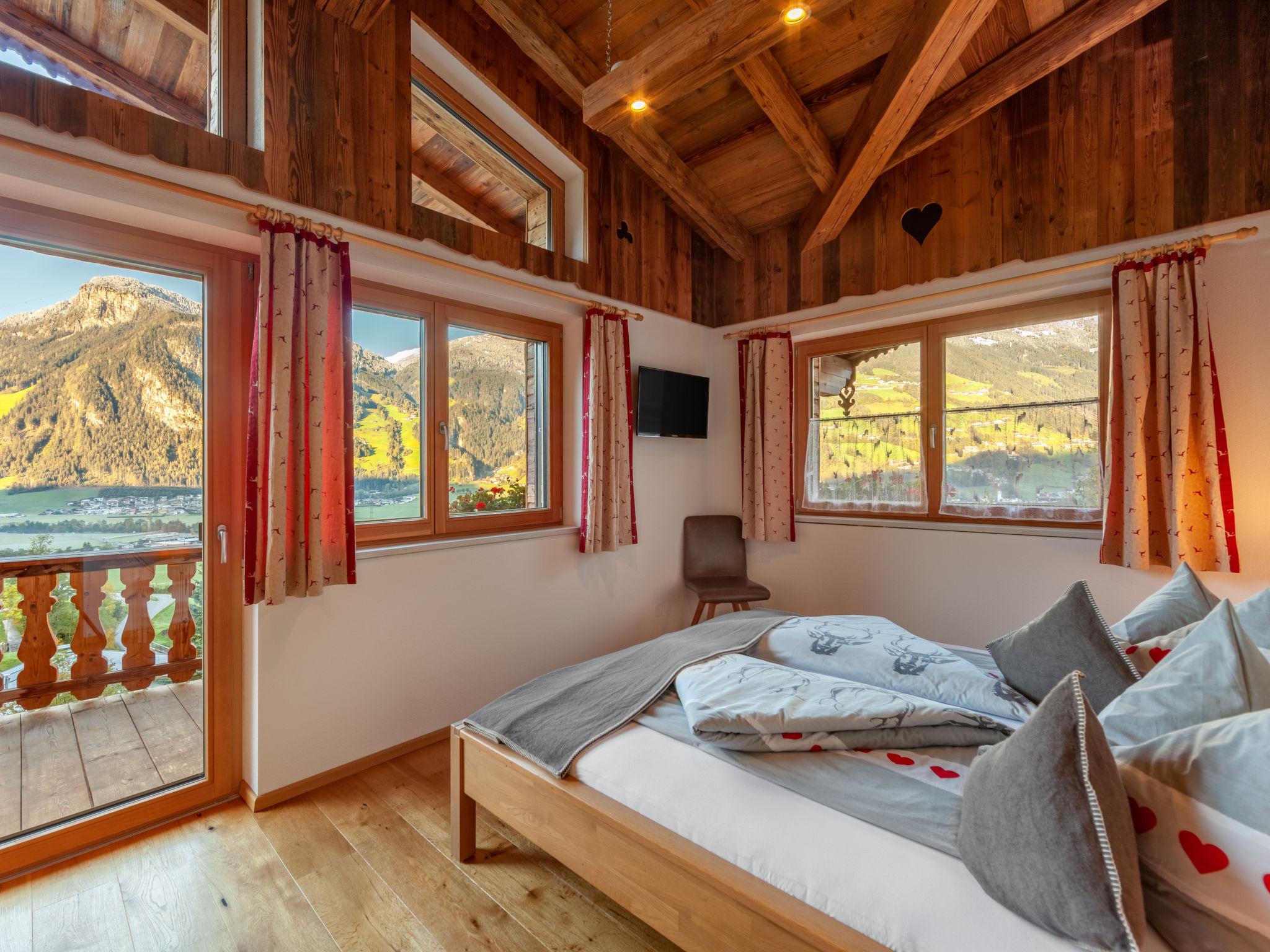 Foto 5 - Apartamento de 3 habitaciones en Ramsau im Zillertal con terraza y vistas a la montaña