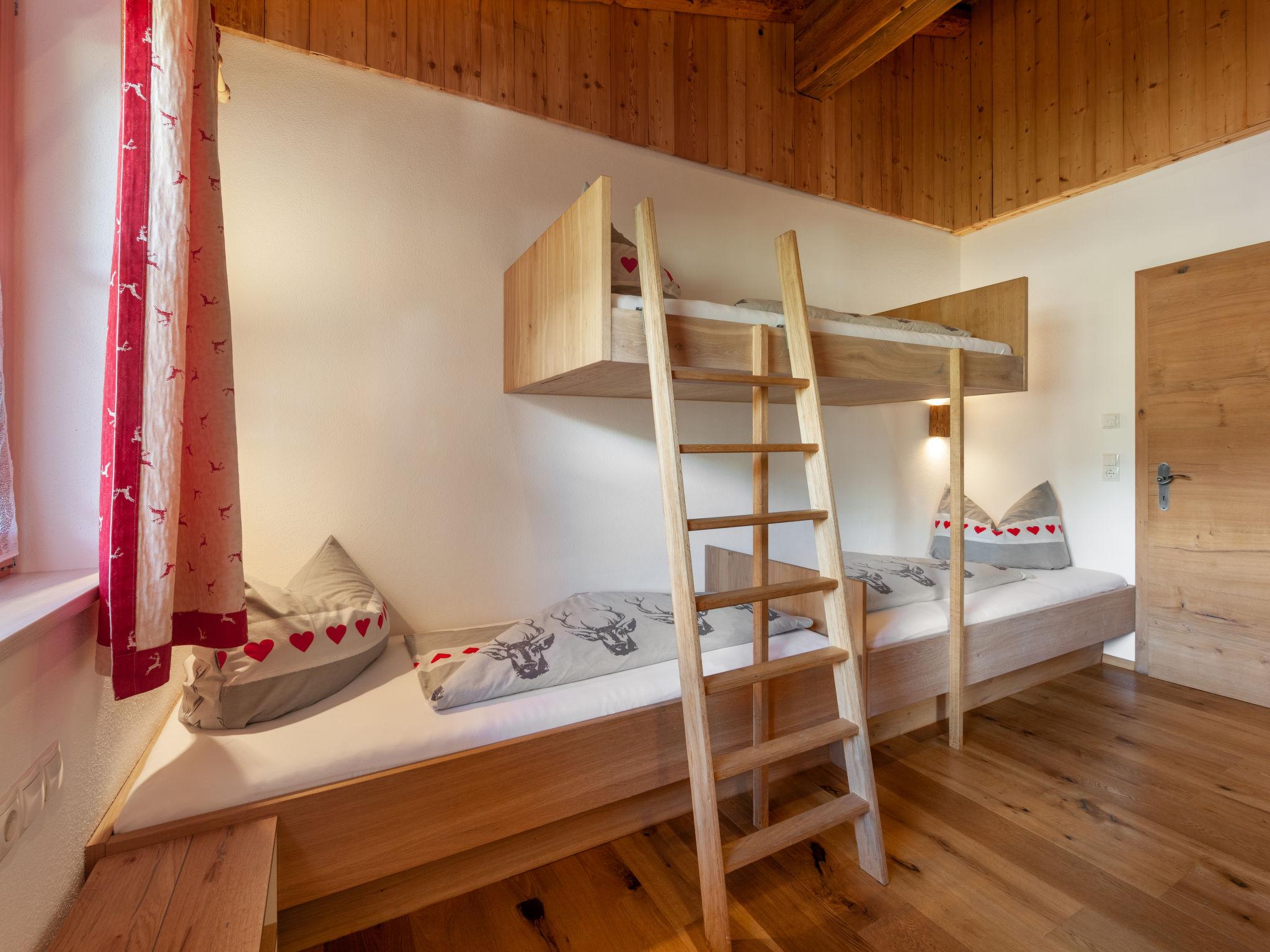 Foto 18 - Appartamento con 4 camere da letto a Ramsau im Zillertal con terrazza e vista sulle montagne