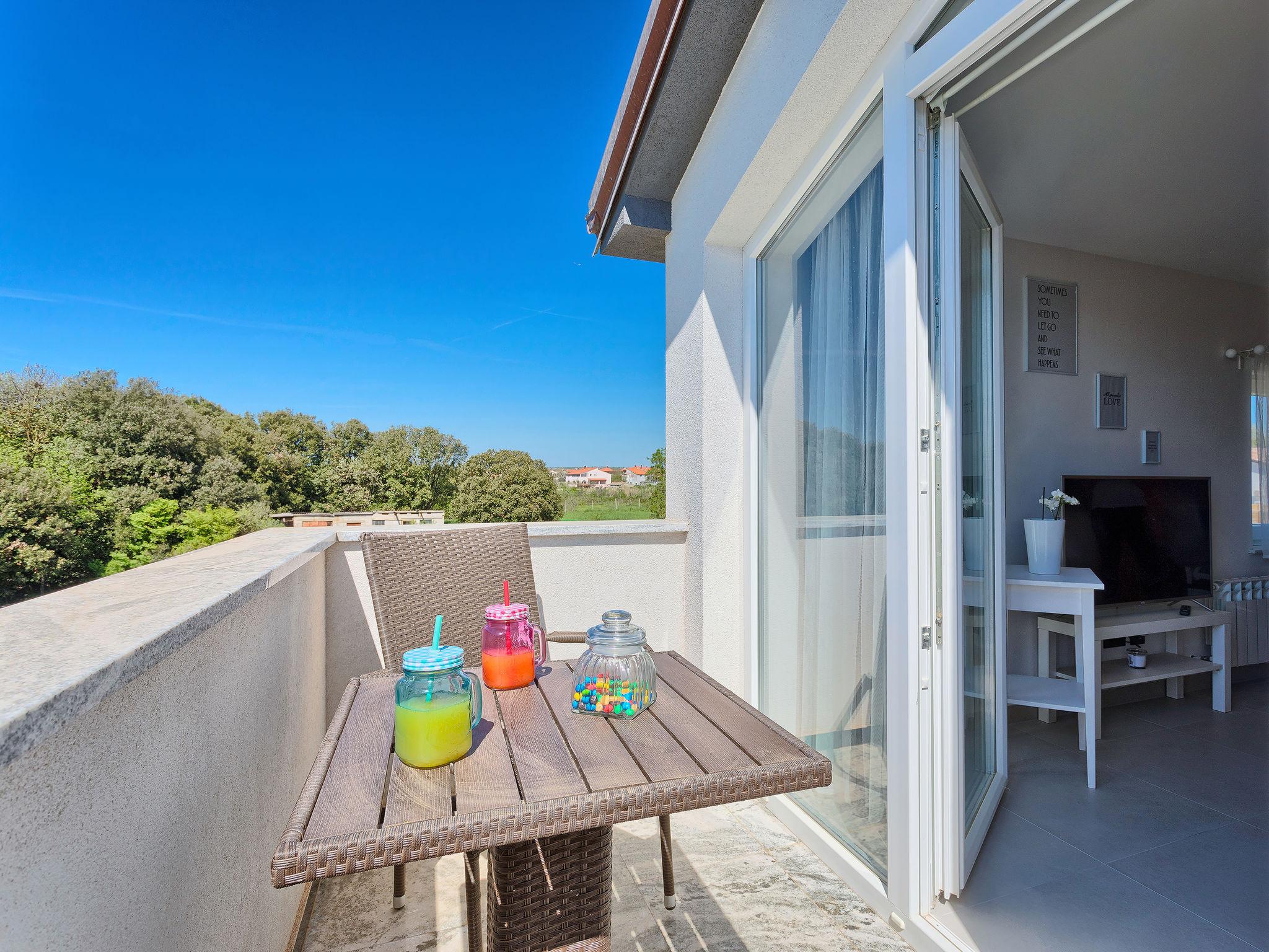 Foto 4 - Apartamento en Pula con terraza y vistas al mar