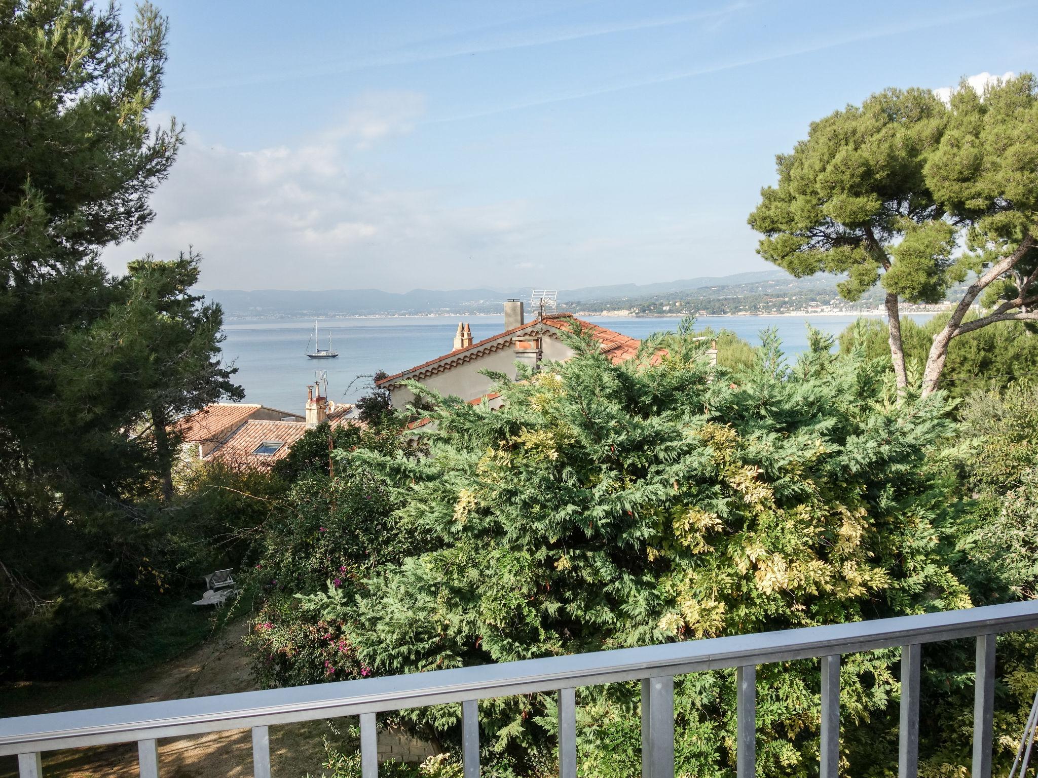Foto 18 - Apartamento de 1 habitación en Saint-Cyr-sur-Mer con terraza y vistas al mar