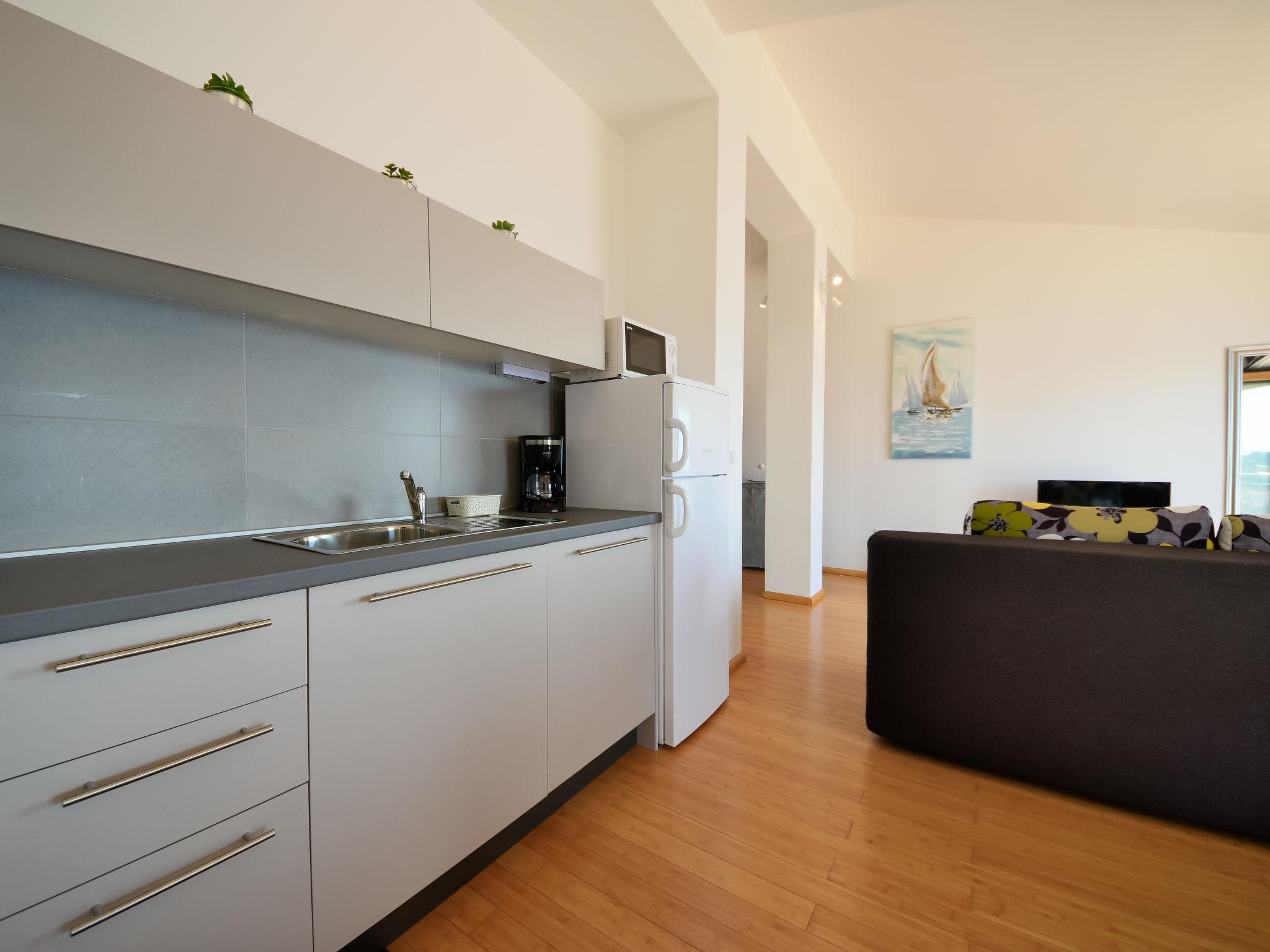Foto 9 - Appartamento con 1 camera da letto a Senj con vista mare