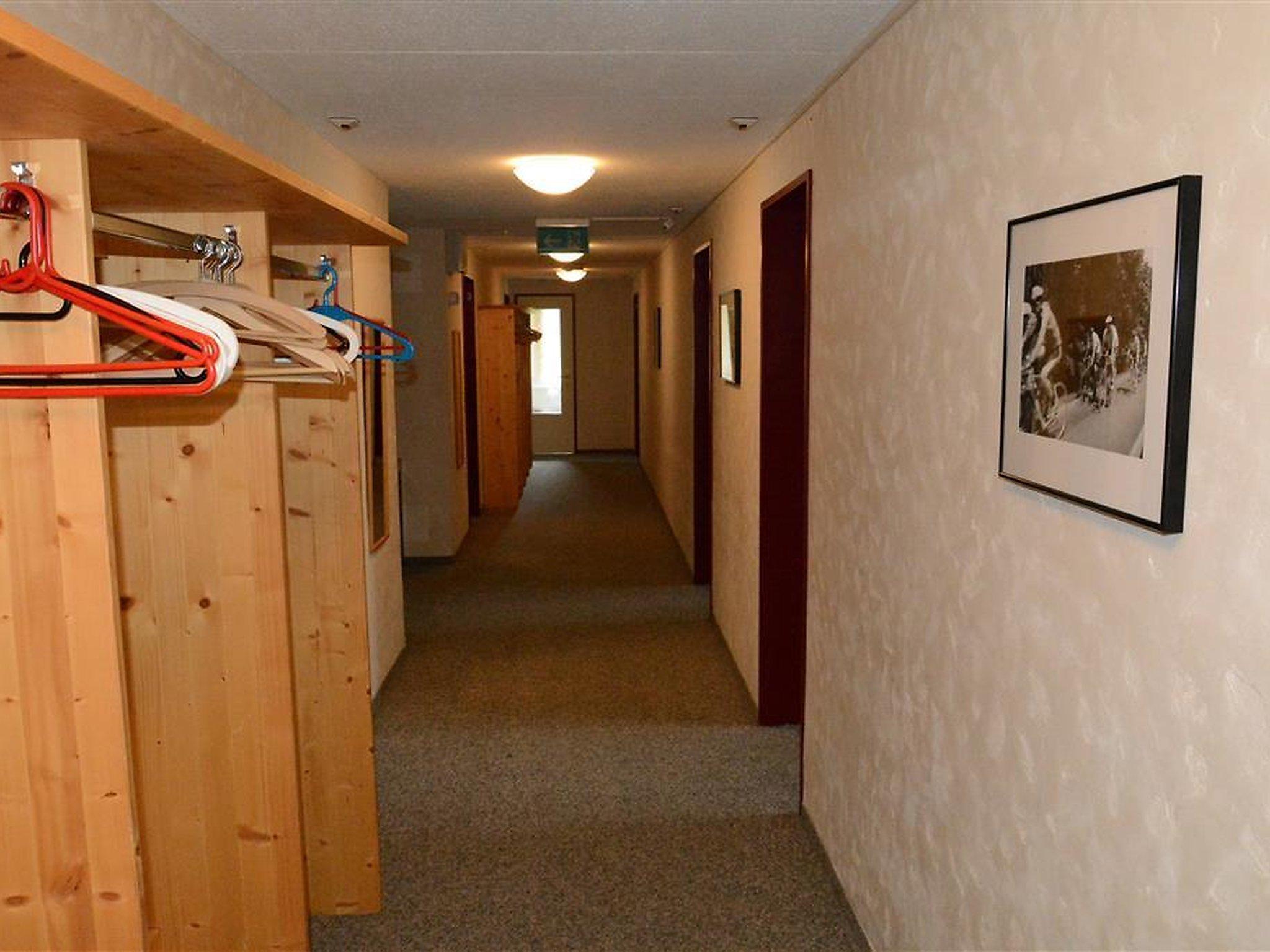 Foto 9 - Apartamento de 6 quartos em Saanen