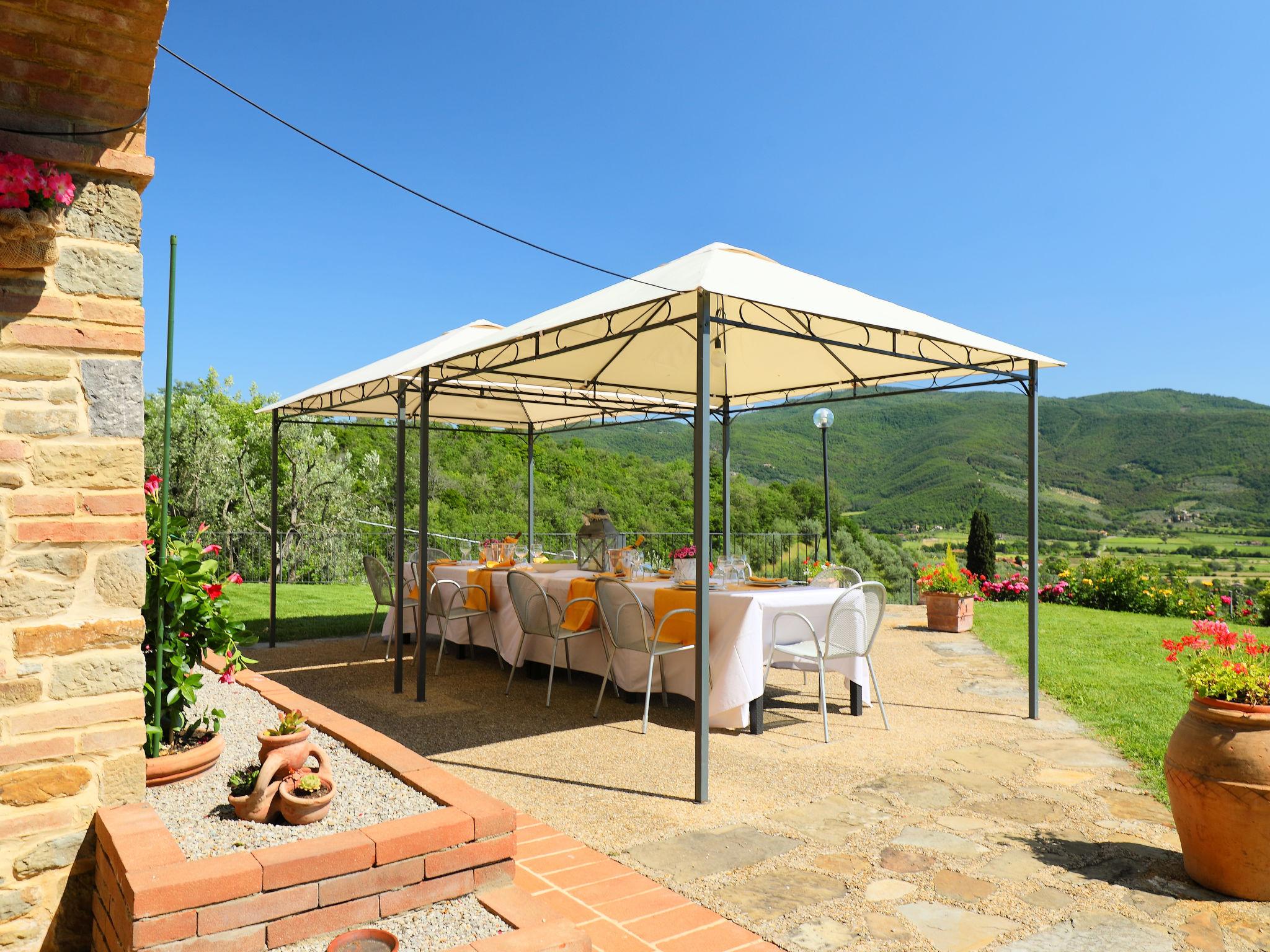 Foto 6 - Haus mit 6 Schlafzimmern in Castiglion Fiorentino mit privater pool und garten