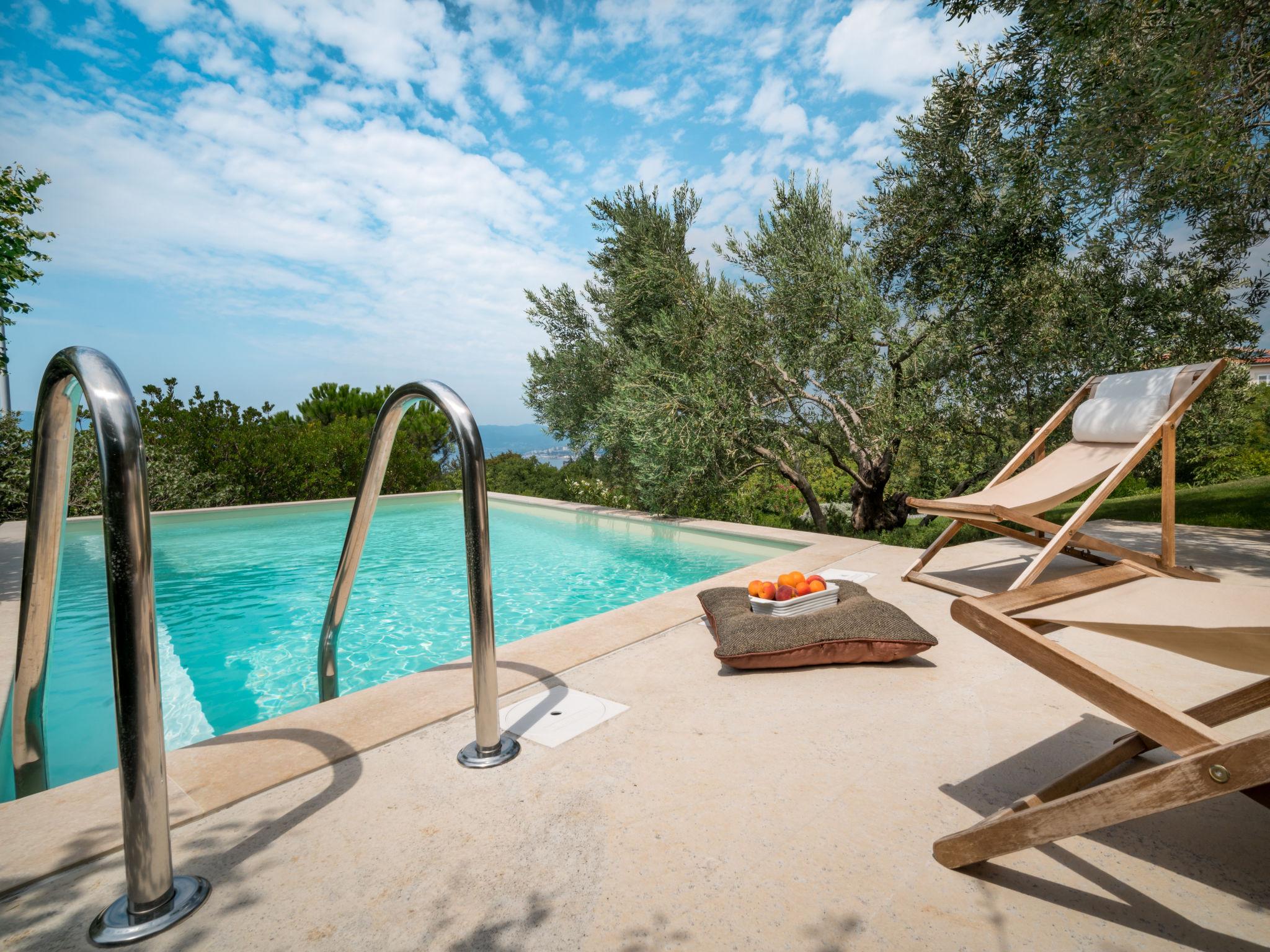 Photo 1 - Maison de 3 chambres à Kostrena avec piscine privée et jardin