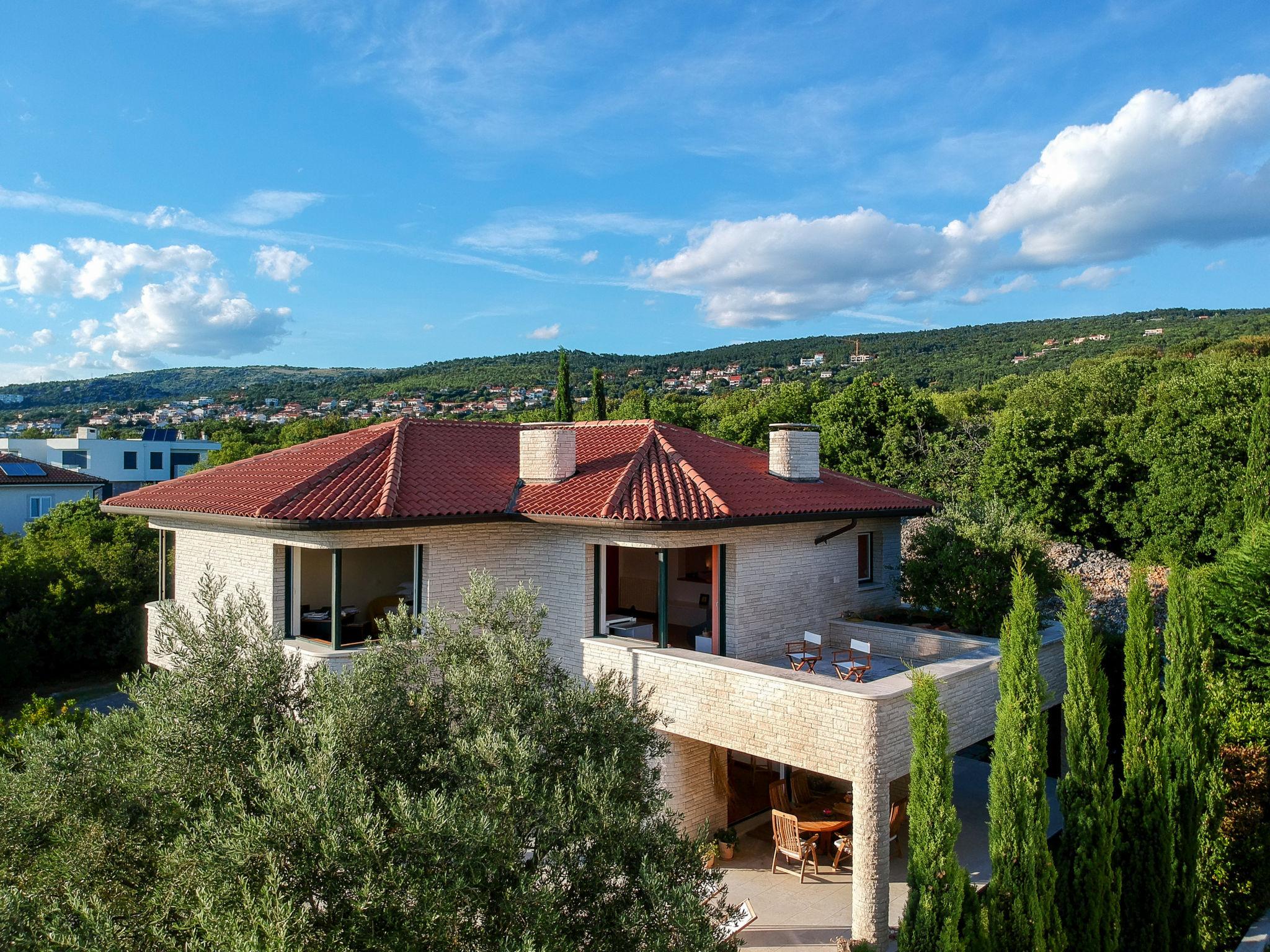 Foto 10 - Casa de 3 quartos em Kostrena com piscina privada e vistas do mar