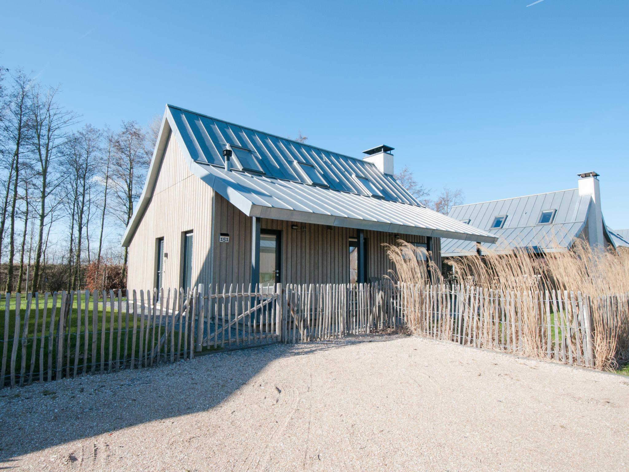 Photo 5 - Maison de 3 chambres à Tholen avec sauna et bain à remous