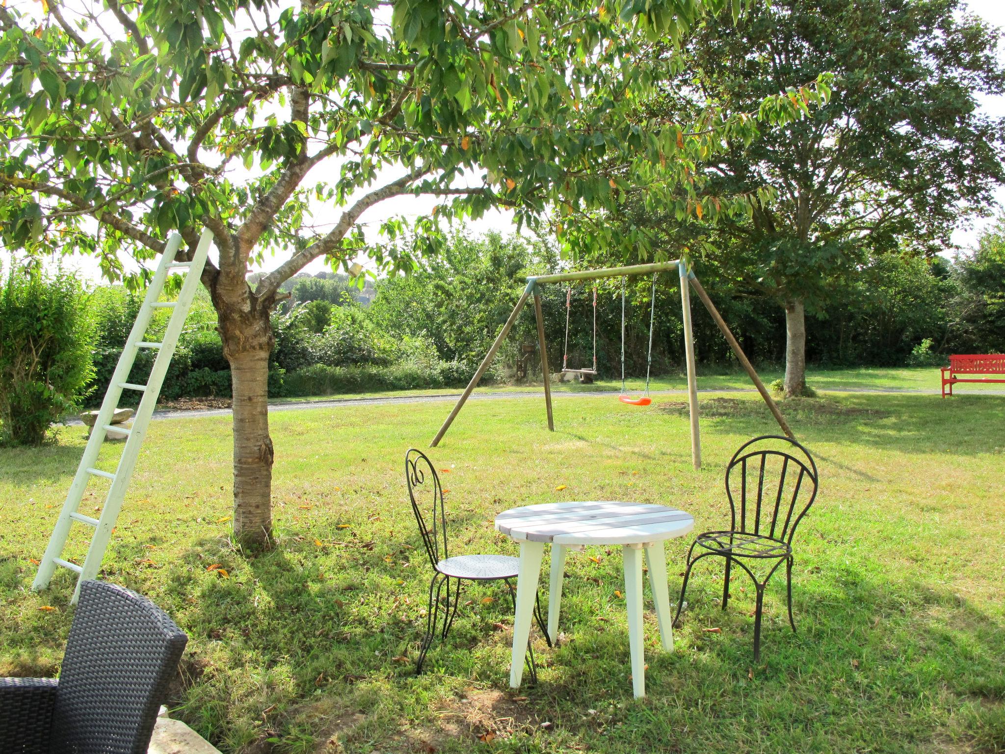 Photo 6 - Maison de 2 chambres à Fontaine-Henry avec jardin et vues à la mer