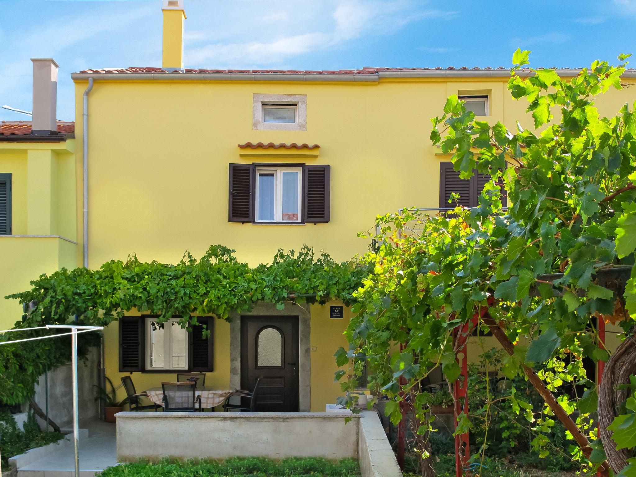 Photo 1 - Maison de 2 chambres à Punat avec jardin et terrasse