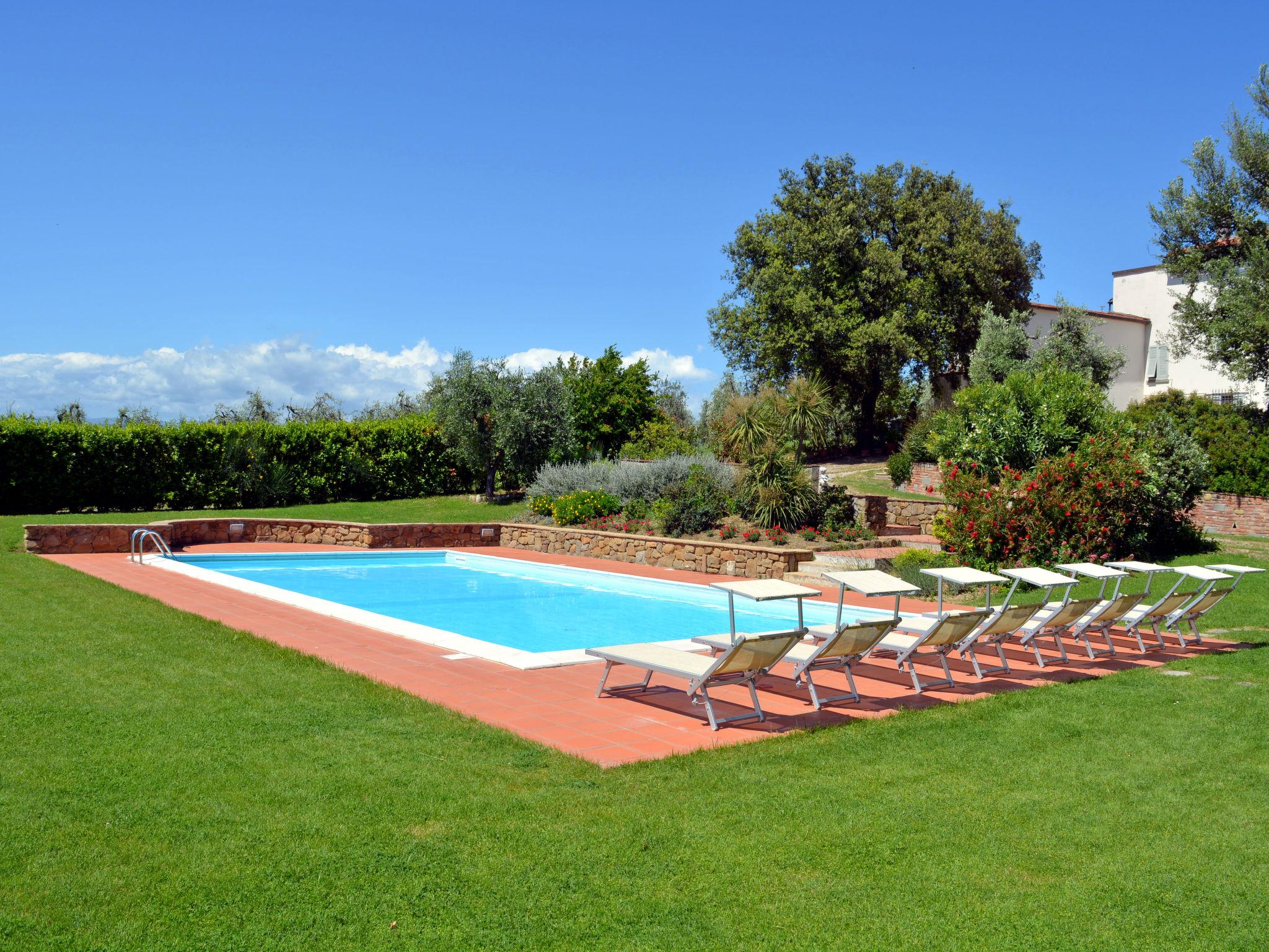 Foto 2 - Casa de 4 quartos em Vinci com piscina privada e jardim
