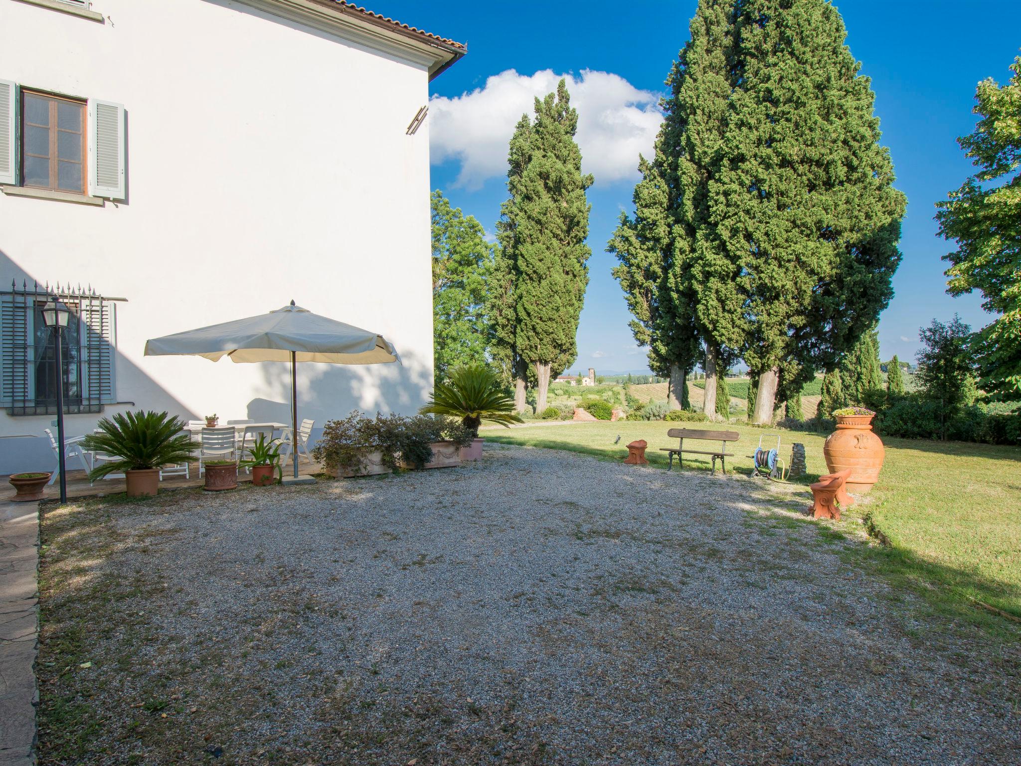 Foto 25 - Casa de 4 quartos em Vinci com piscina privada e jardim