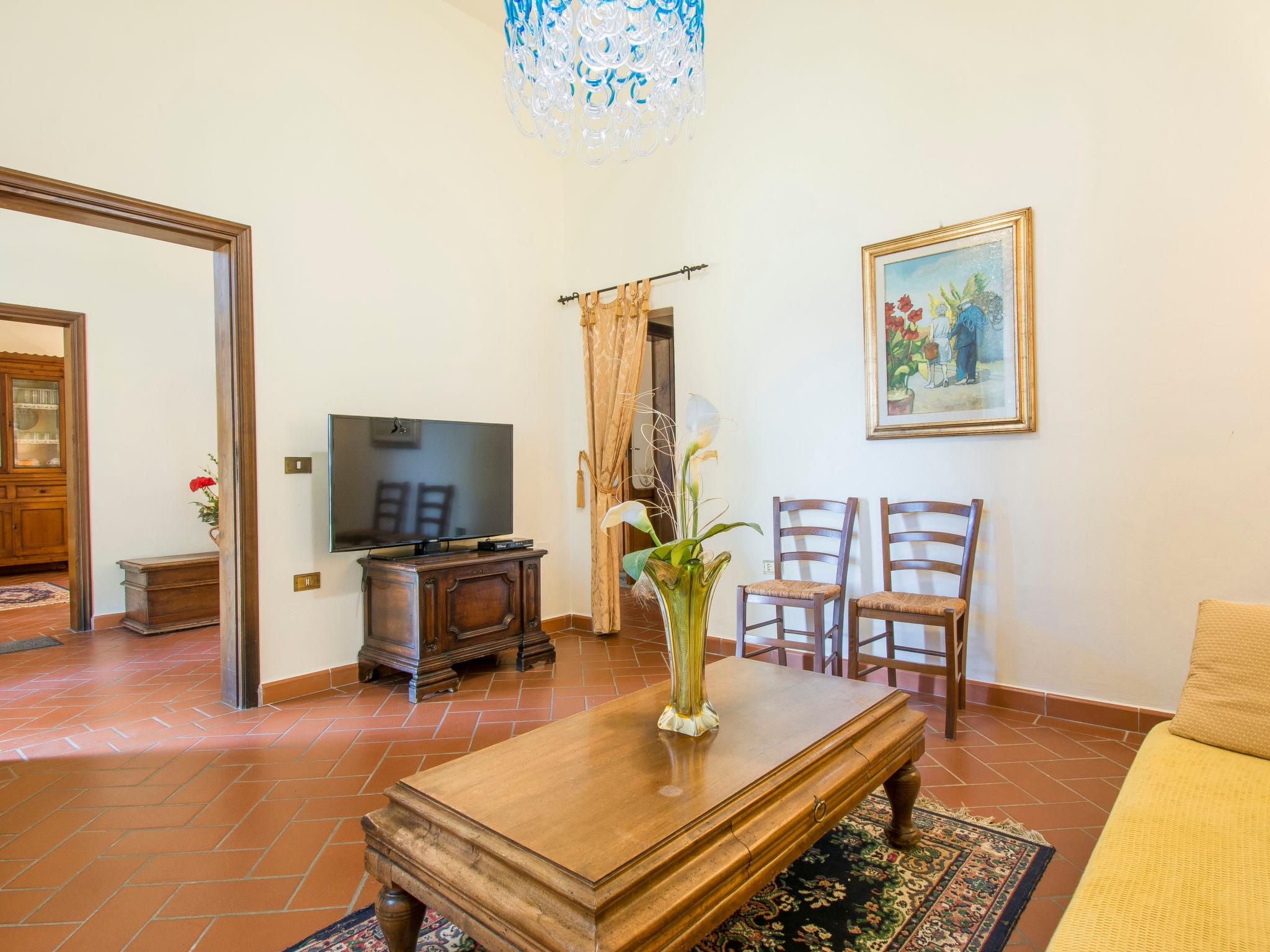 Photo 9 - 4 bedroom House in Vinci with private pool and garden
