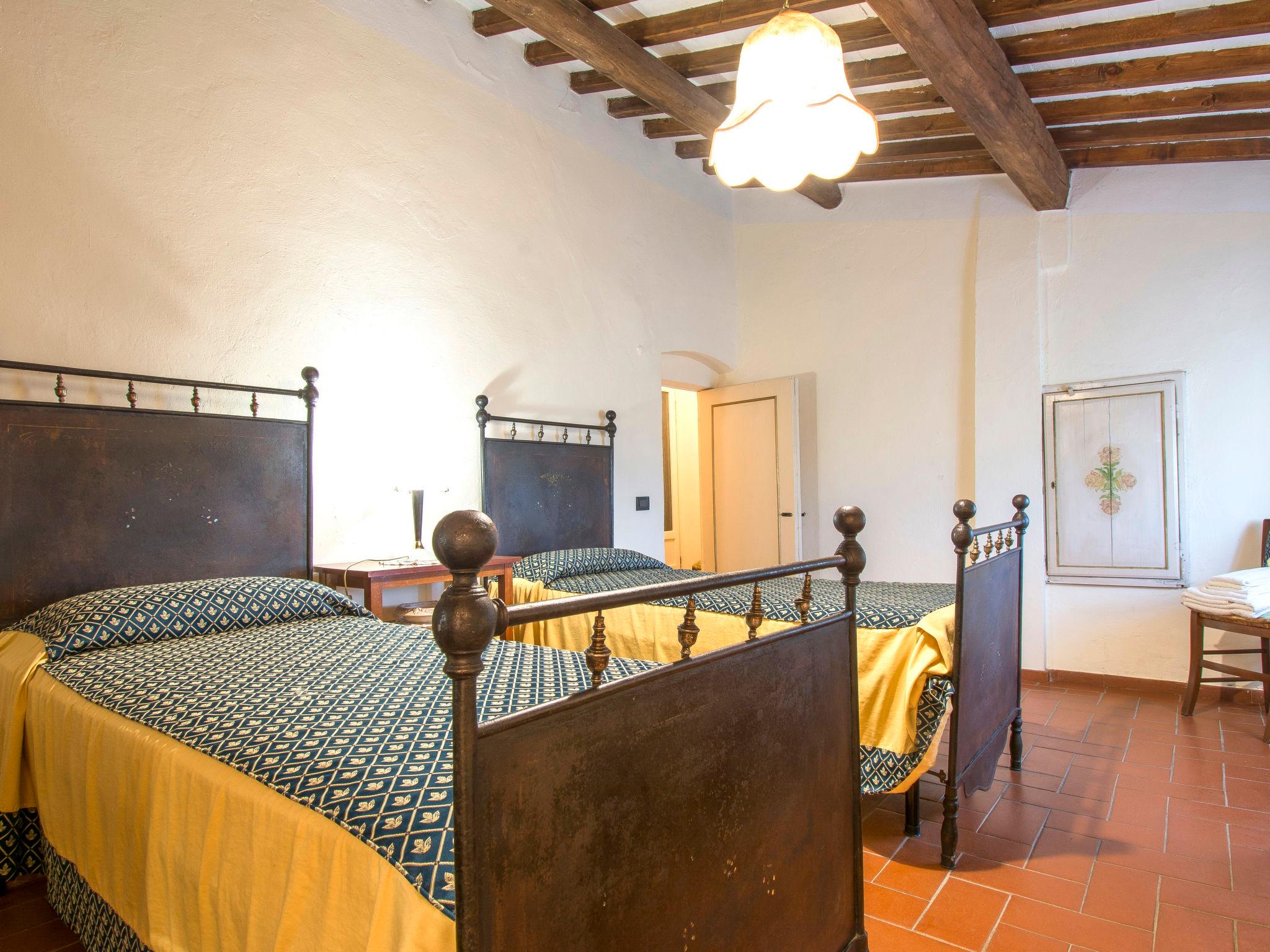 Foto 15 - Haus mit 4 Schlafzimmern in Vinci mit privater pool und garten