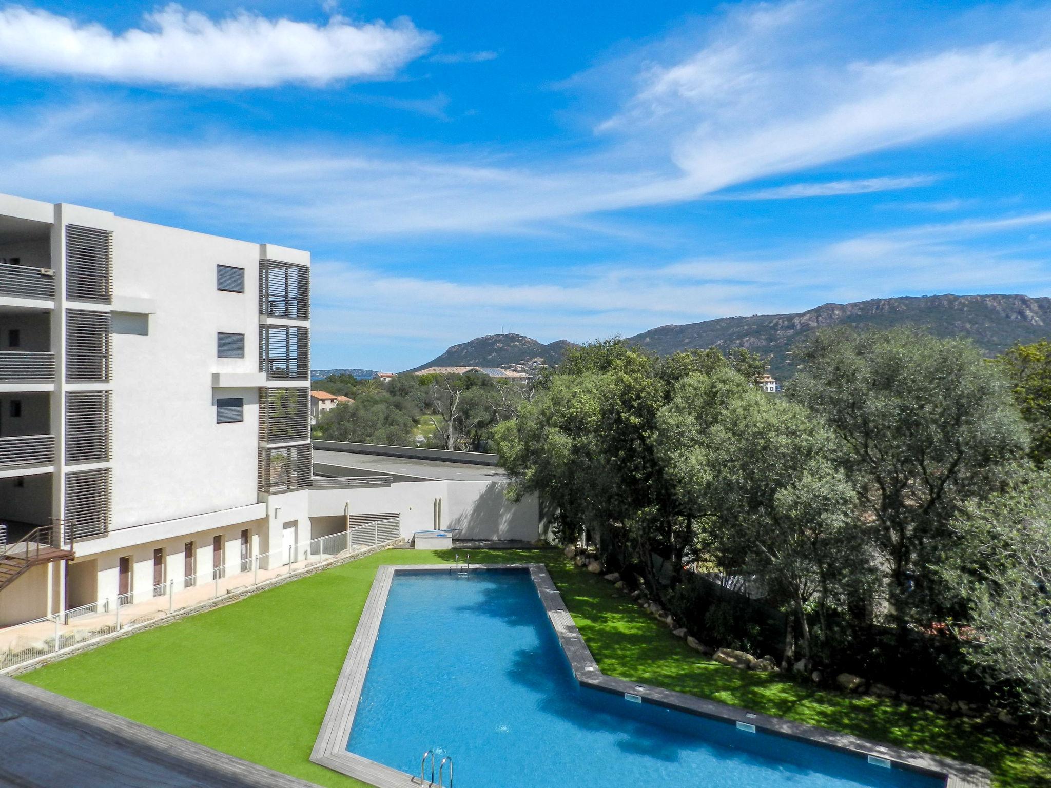 Foto 21 - Apartamento de 2 quartos em Porto-Vecchio com piscina e vistas do mar