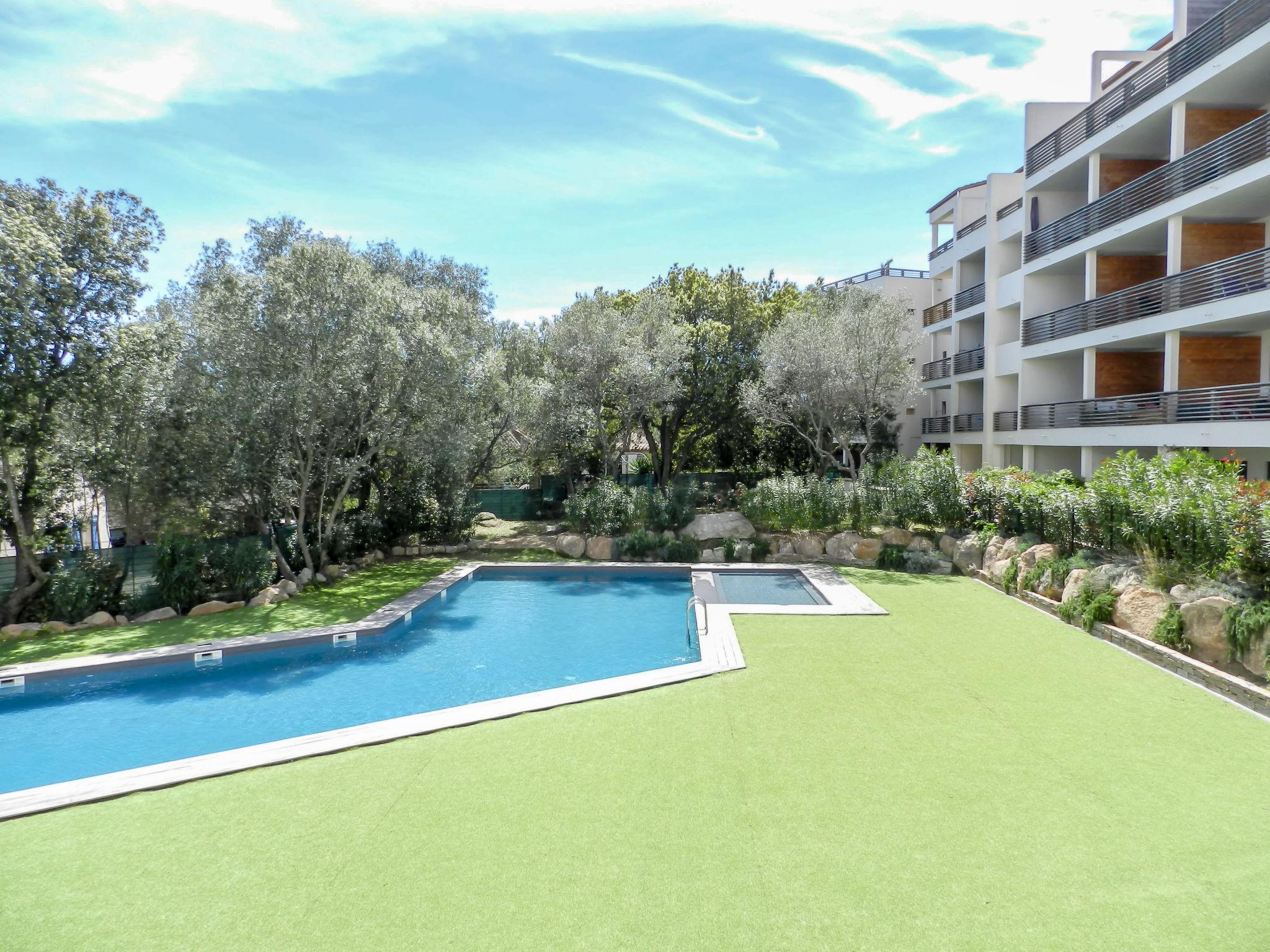 Photo 18 - 2 bedroom Apartment in Porto-Vecchio with swimming pool and terrace