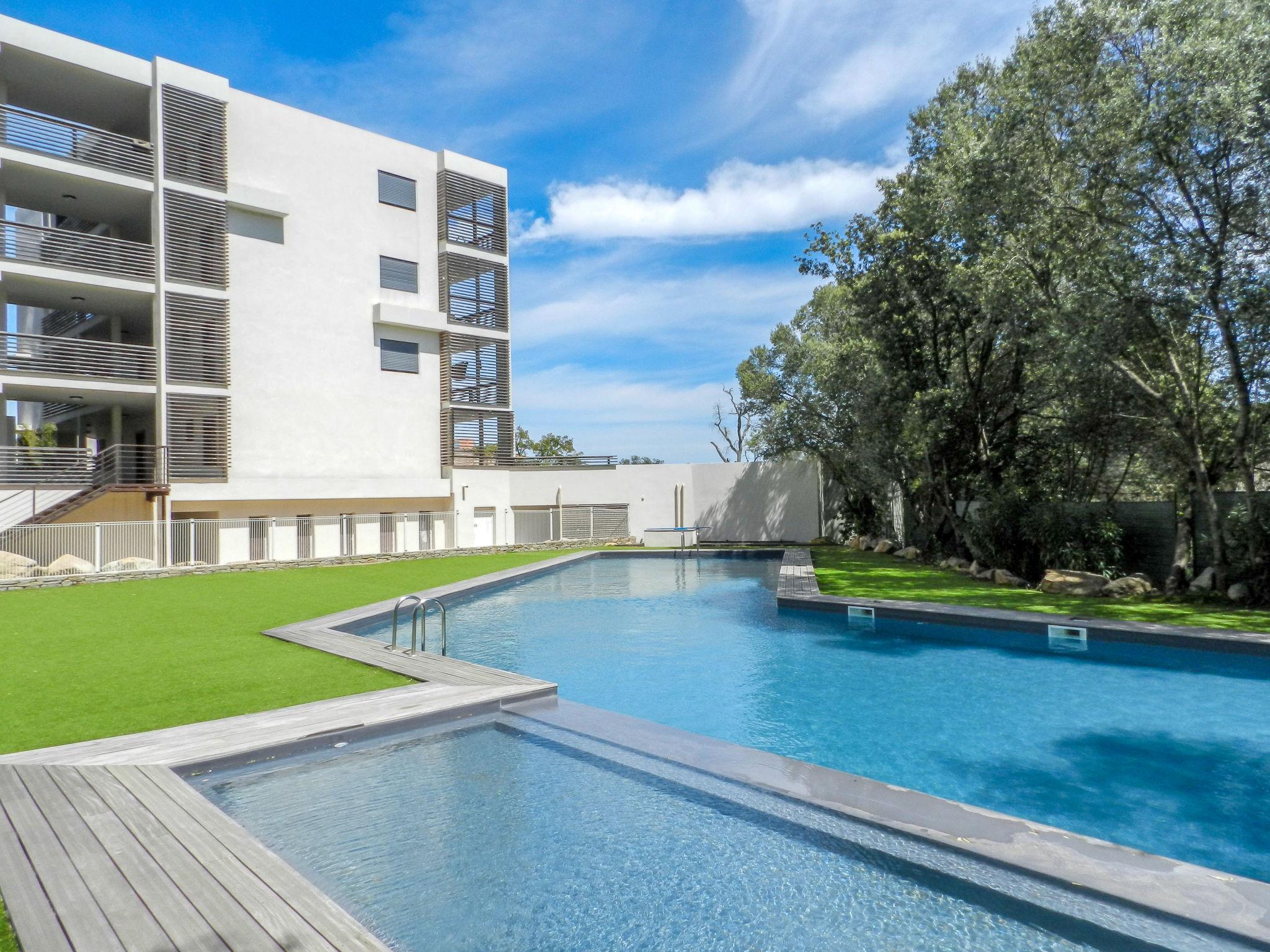 Foto 5 - Apartamento de 2 quartos em Porto-Vecchio com piscina e jardim