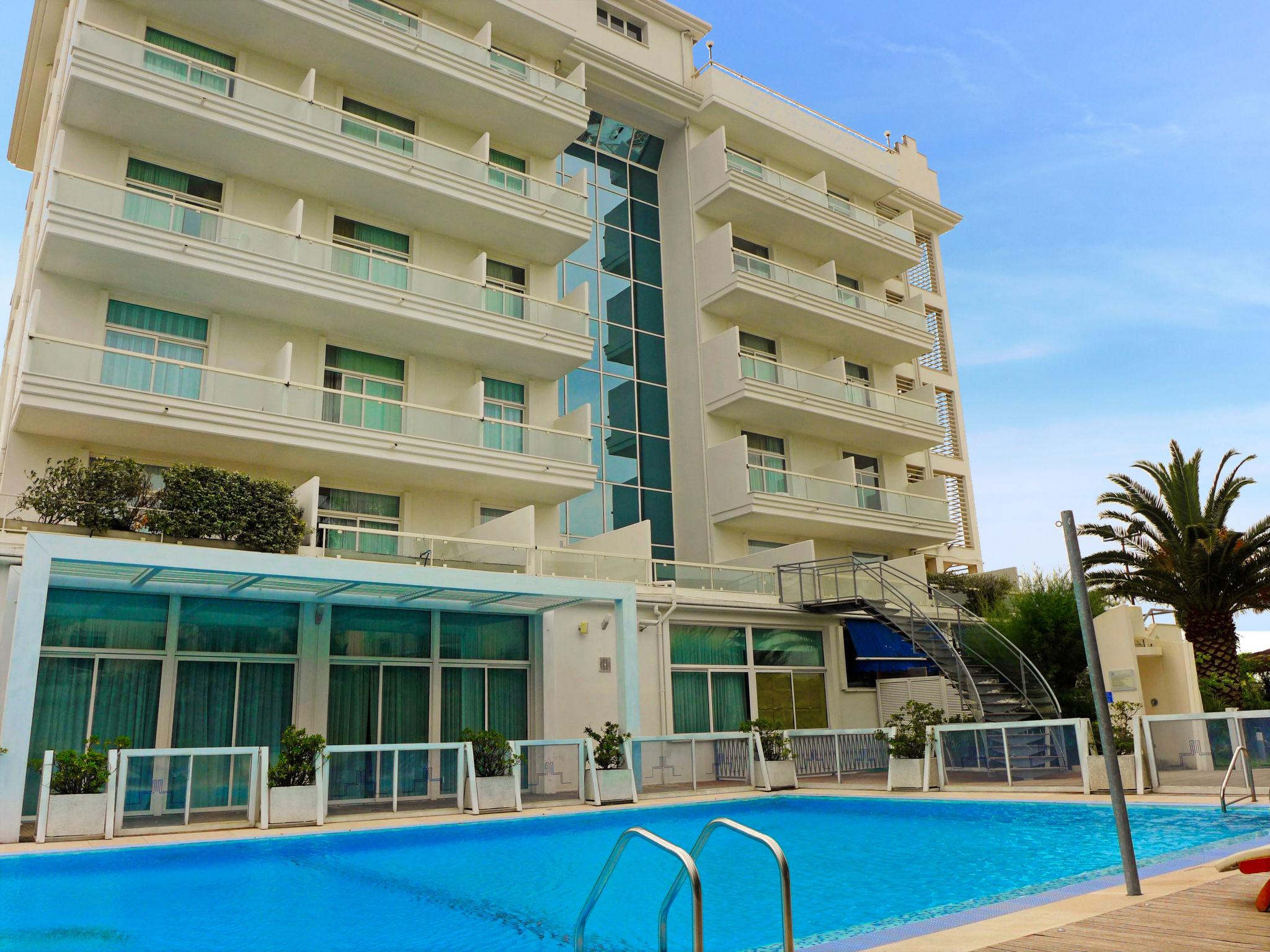 Foto 1 - Apartamento de 1 habitación en Vasto con piscina y vistas al mar