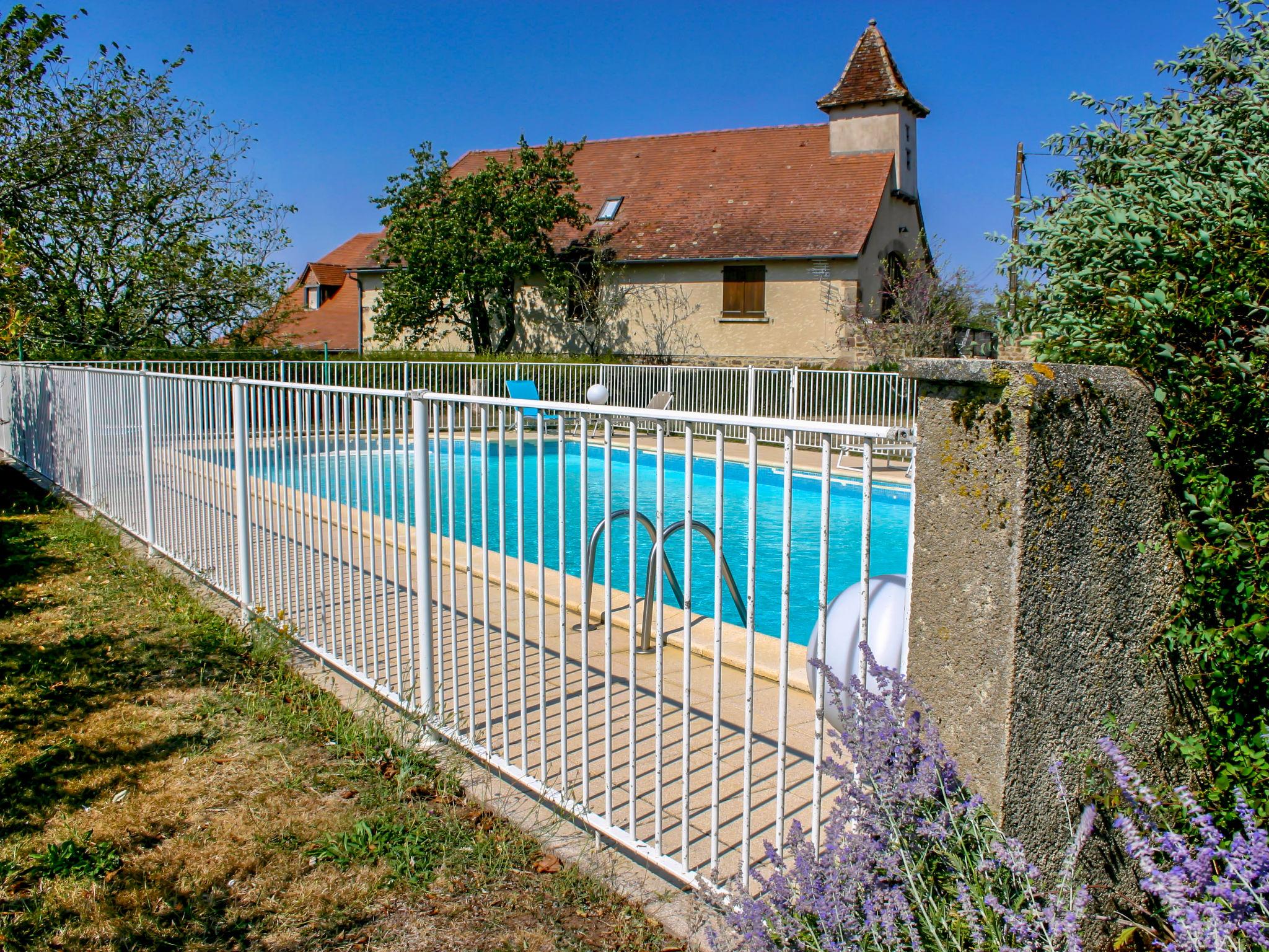 Foto 1 - Casa de 1 habitación en Saint-Jean-Lagineste con piscina y terraza