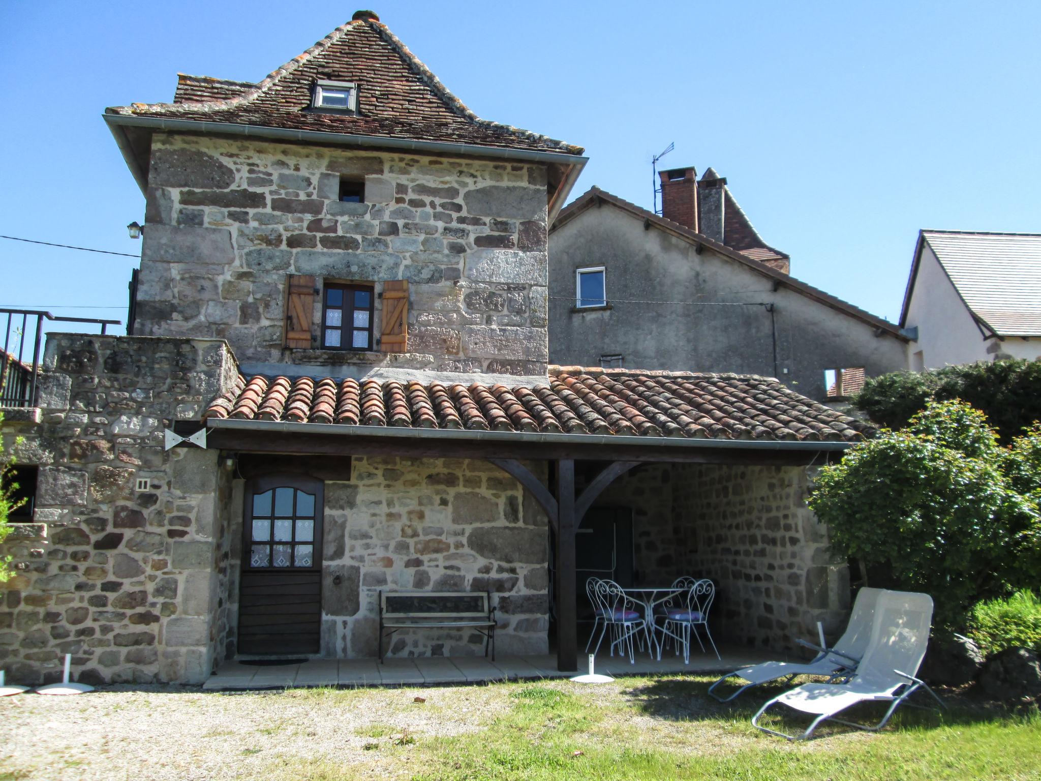 Foto 3 - Haus mit 1 Schlafzimmer in Saint-Jean-Lagineste mit schwimmbad und terrasse