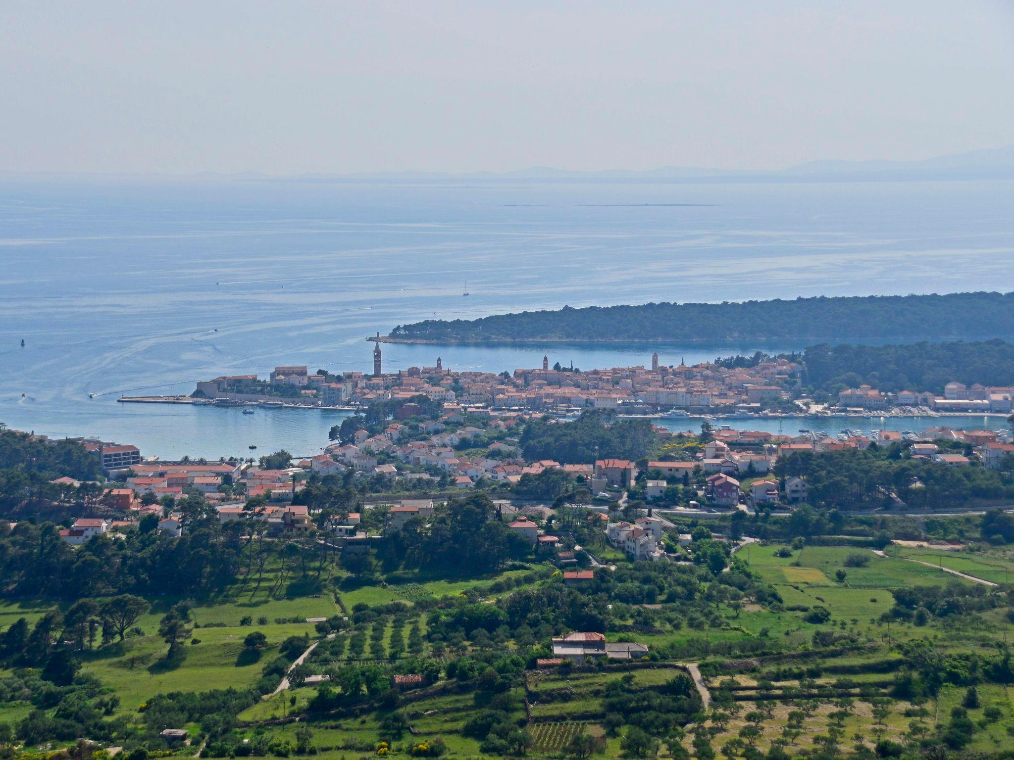 Photo 21 - 2 bedroom Apartment in Rab with terrace and sea view