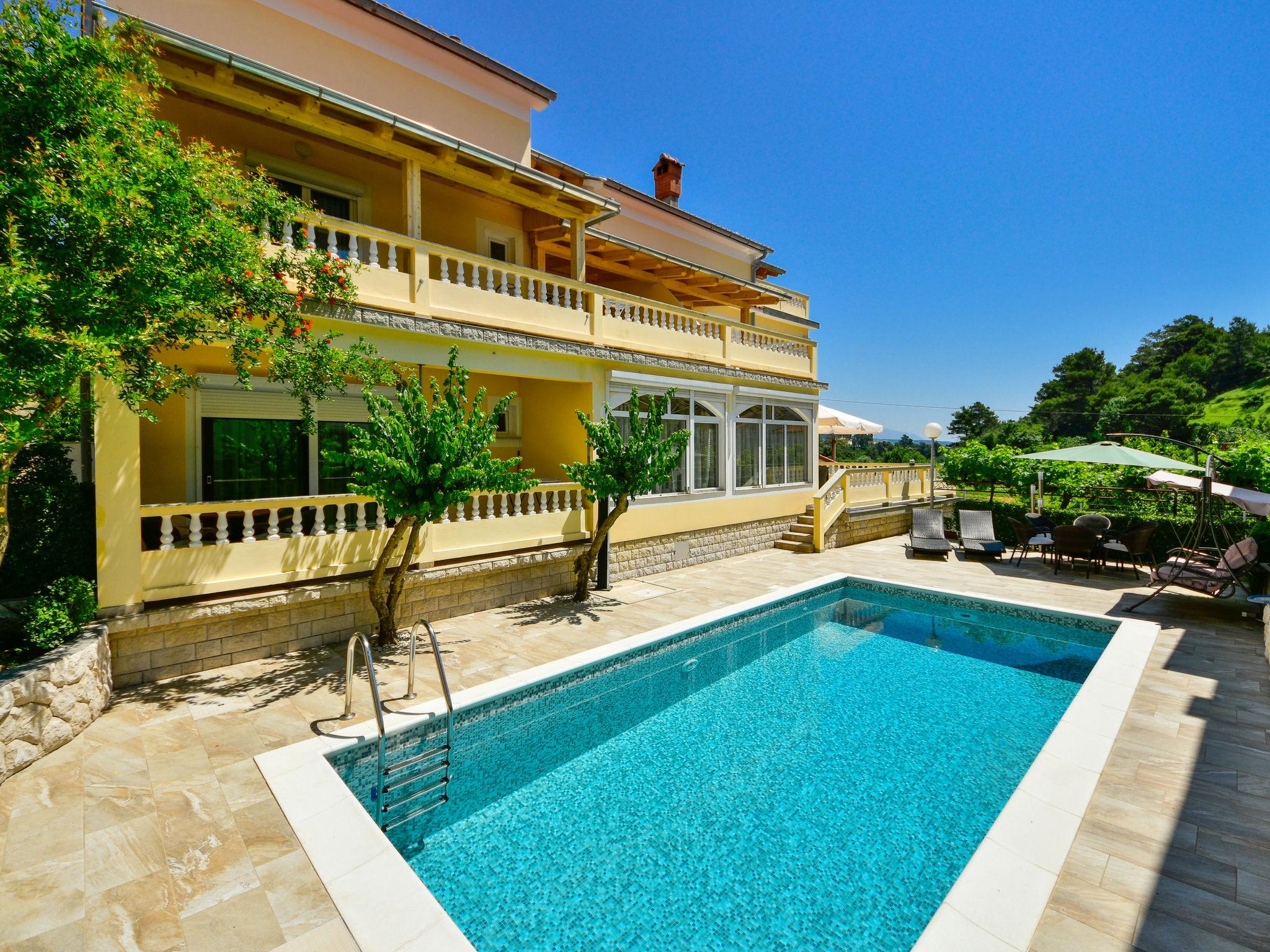 Photo 1 - Appartement de 2 chambres à Rab avec piscine et terrasse