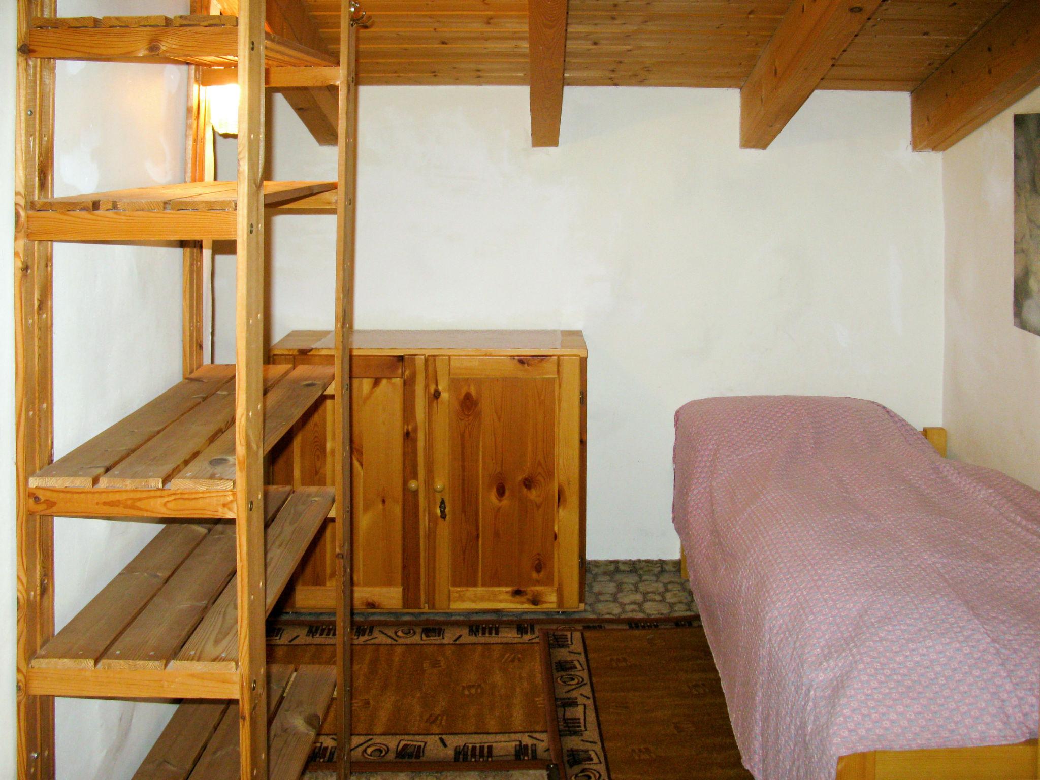 Foto 13 - Appartamento con 2 camere da letto a Schluein con sauna