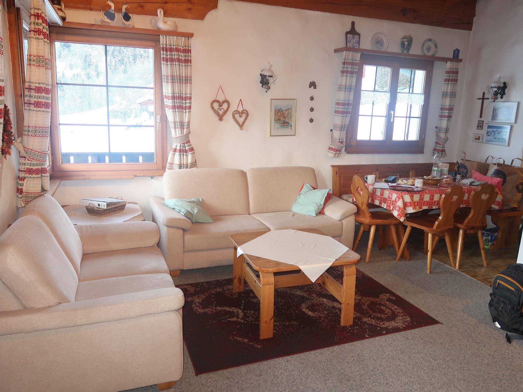 Photo 9 - 2 bedroom Apartment in Schluein with sauna and mountain view