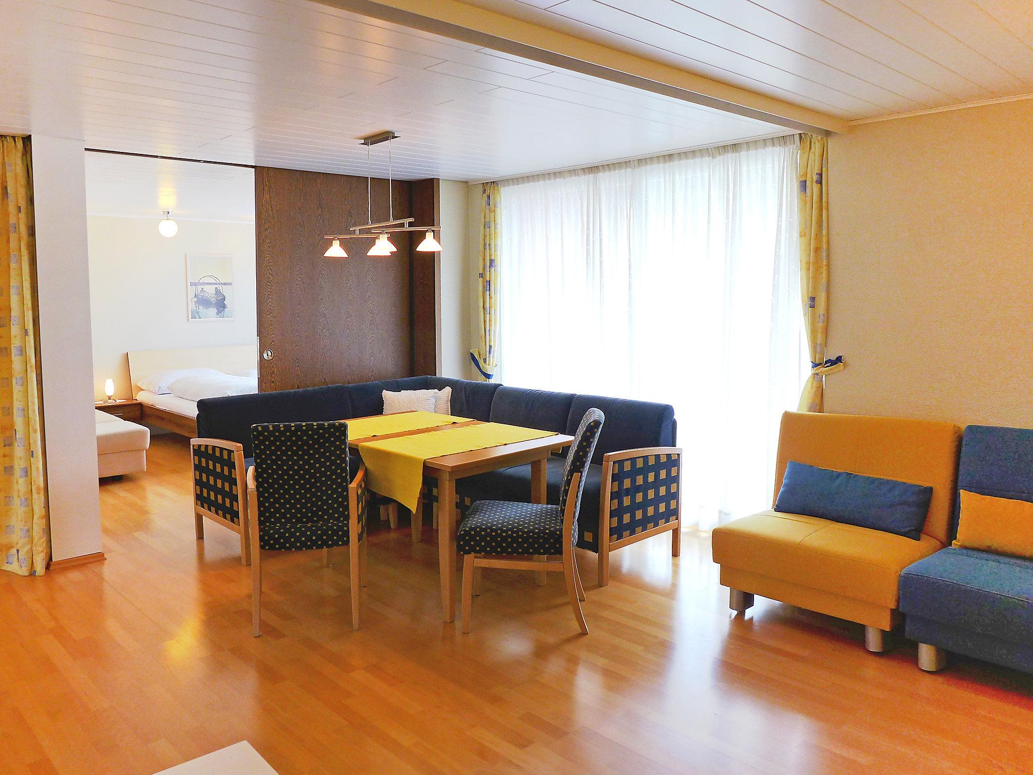 Foto 1 - Appartamento con 1 camera da letto a Sankt Moritz con piscina e vista sulle montagne
