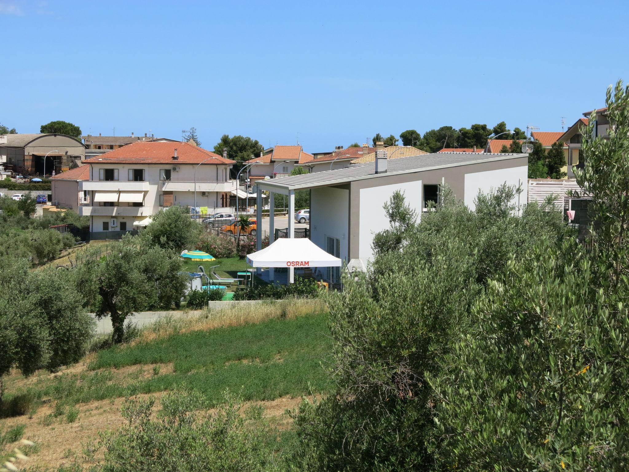 Foto 32 - Casa de 3 habitaciones en Città Sant'Angelo con jardín y vistas al mar