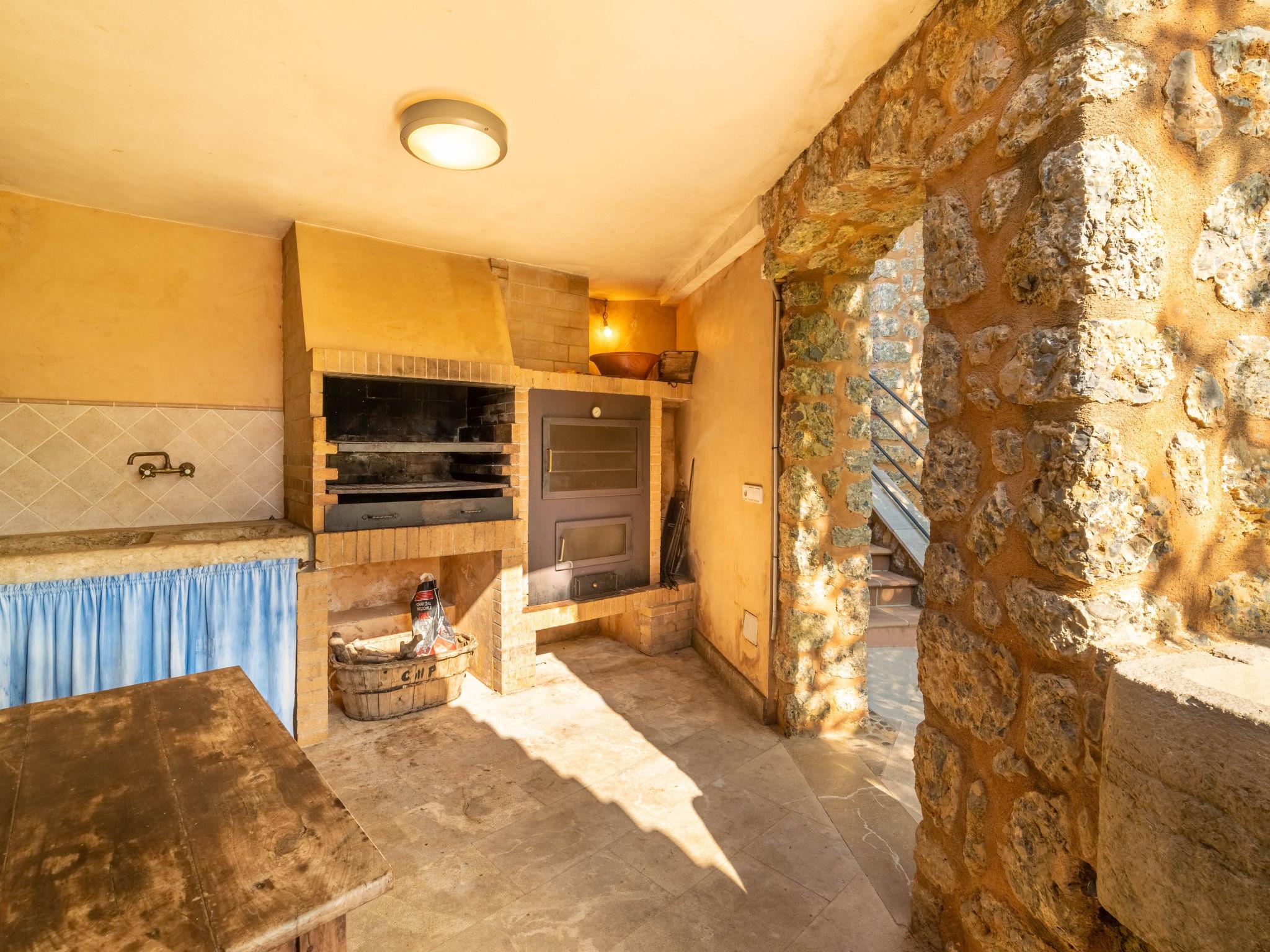 Photo 54 - 4 bedroom House in Mancor de la Vall with private pool and garden