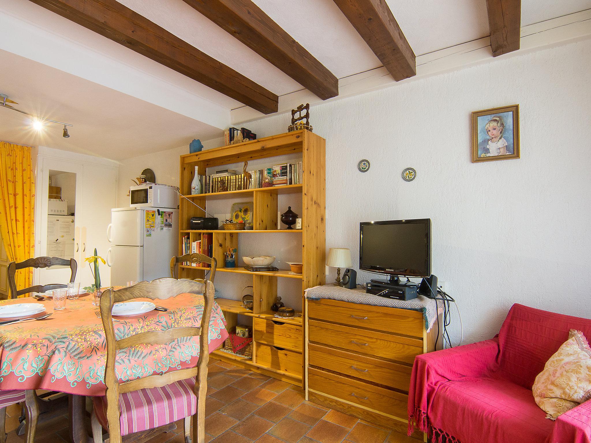 Foto 8 - Haus mit 2 Schlafzimmern in Cavalaire-sur-Mer mit schwimmbad und garten