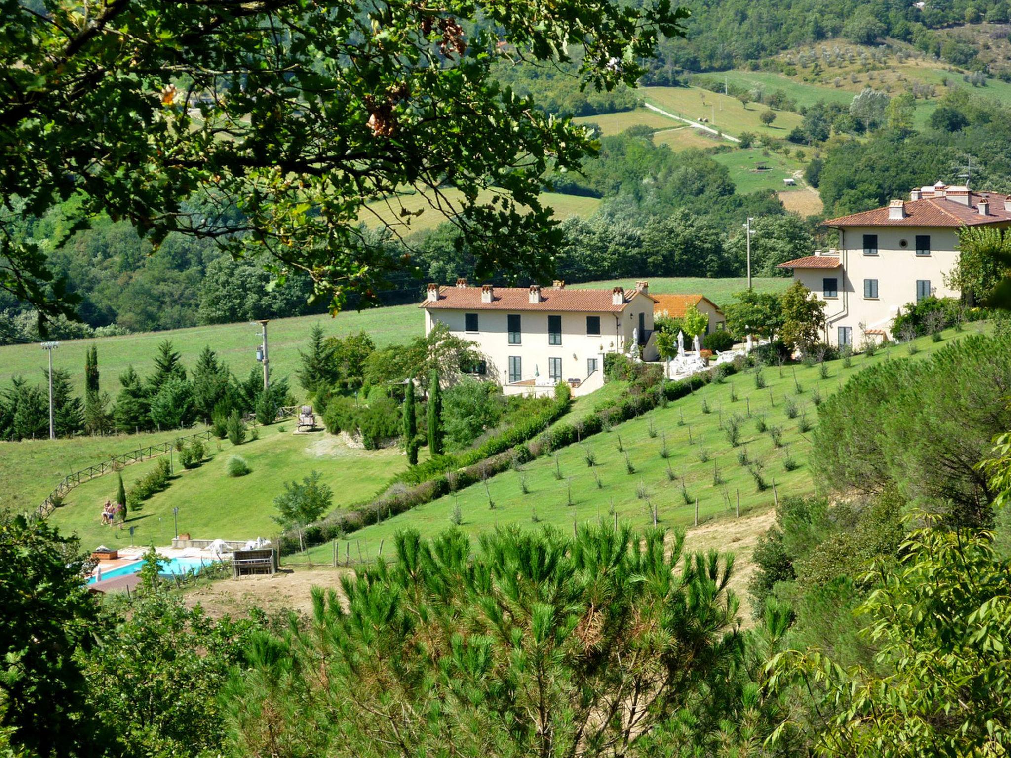 Photo 1 - Maison de 2 chambres à Dicomano avec piscine et jardin