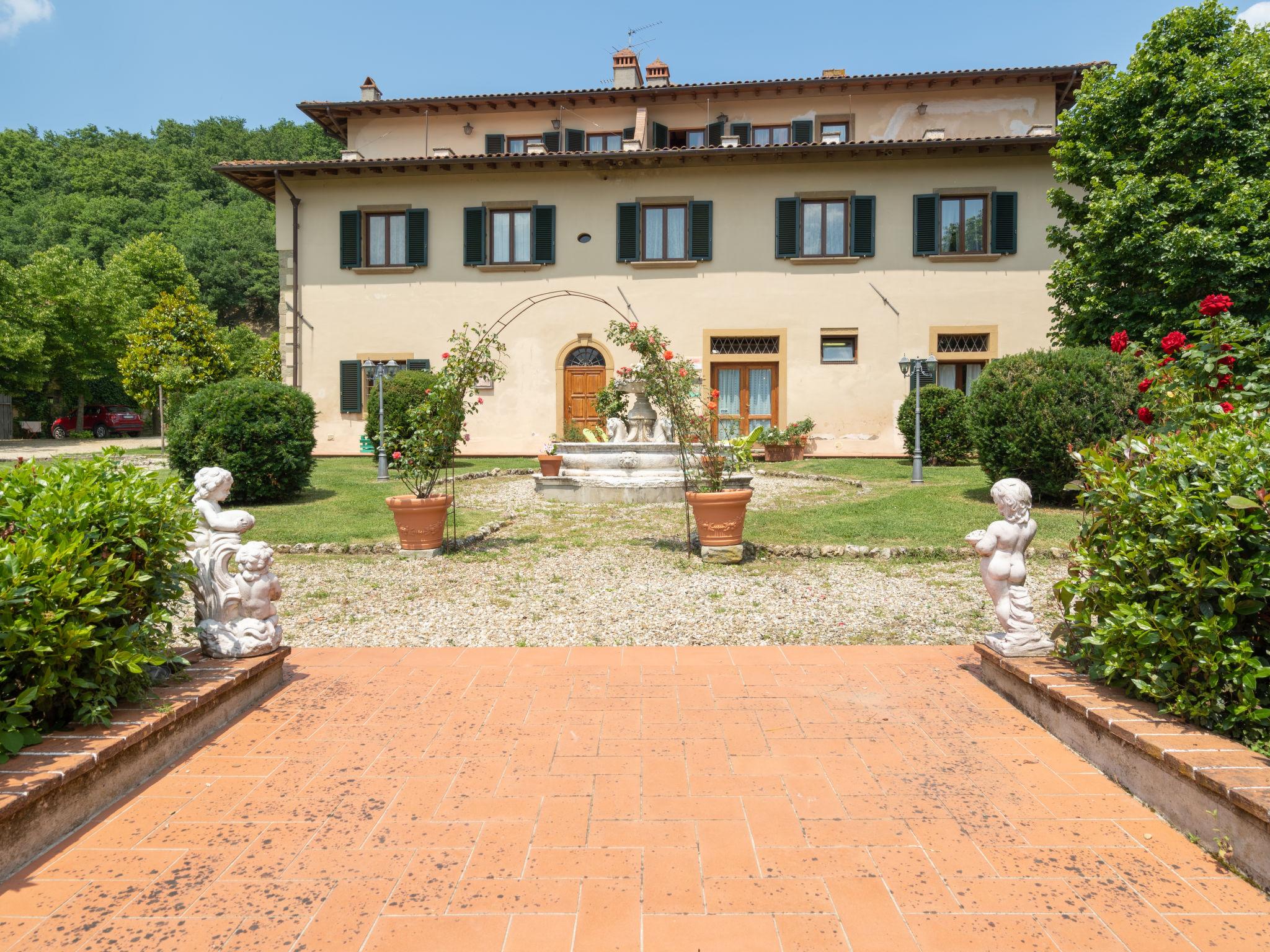 Photo 3 - Maison de 2 chambres à Dicomano avec piscine et jardin