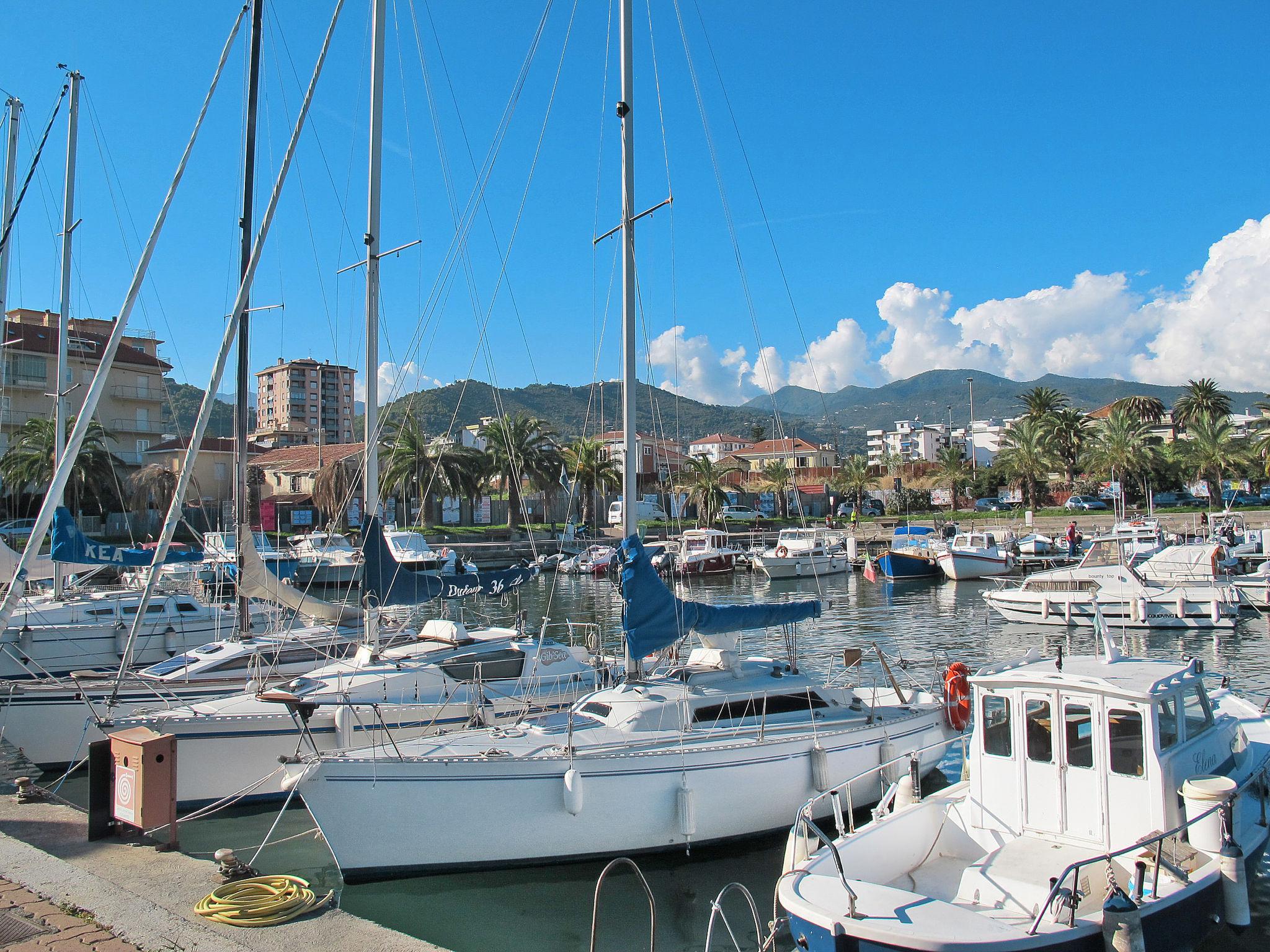 Photo 19 - Apartment in Taggia with terrace and sea view