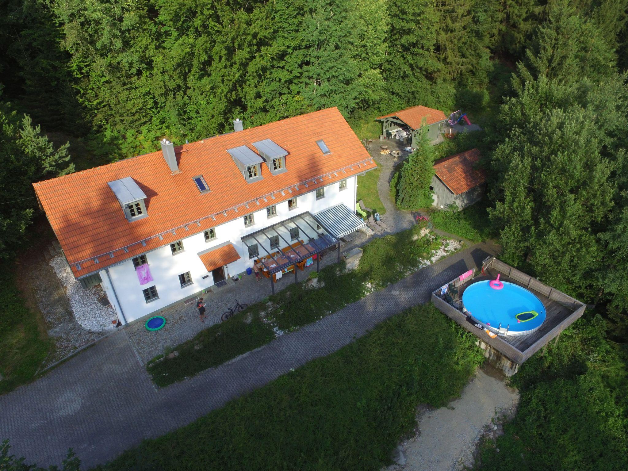 Foto 1 - Casa de 8 quartos em Viechtach com piscina privada e vista para a montanha