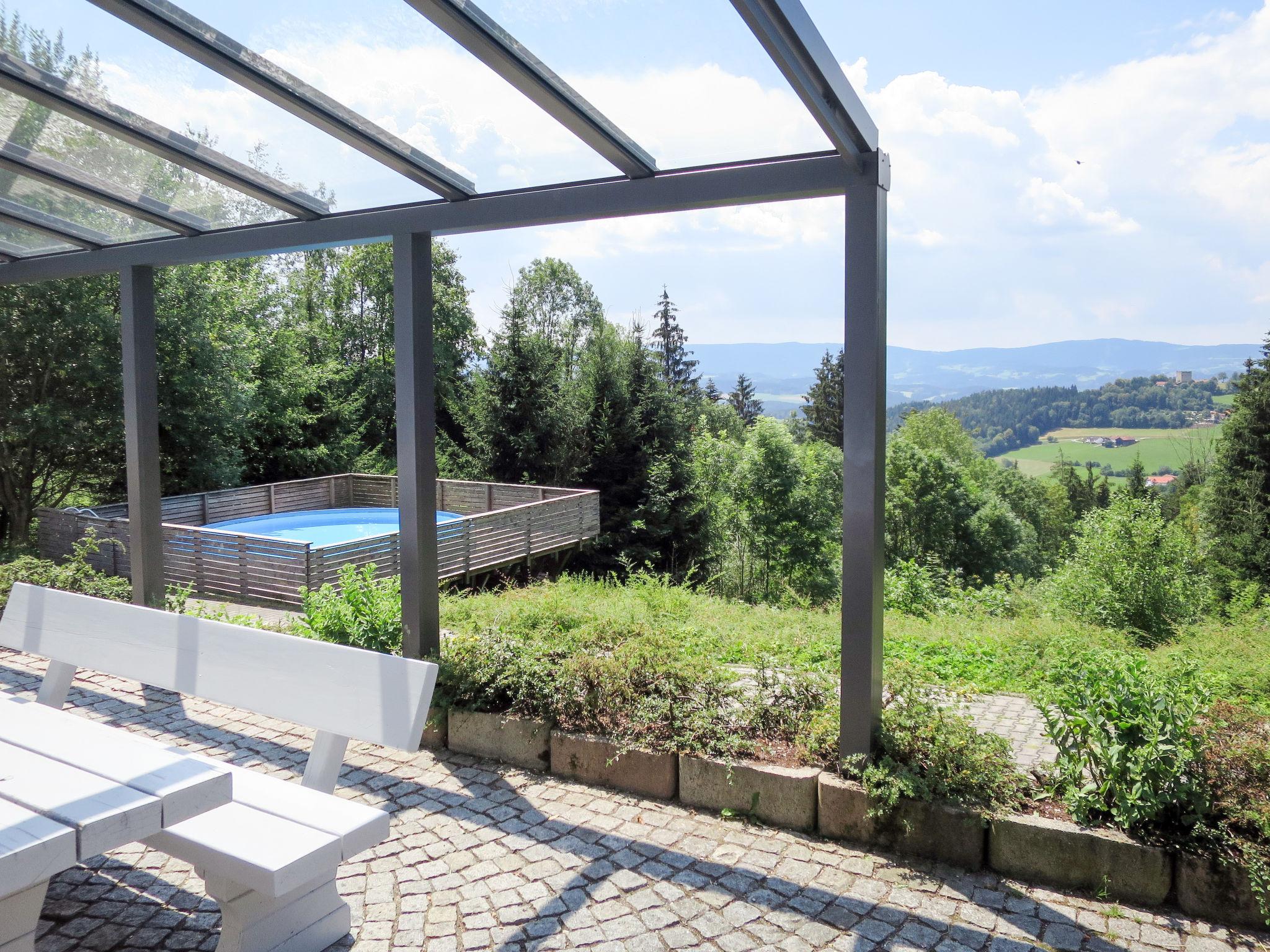 Foto 2 - Casa de 8 quartos em Viechtach com piscina privada e vista para a montanha